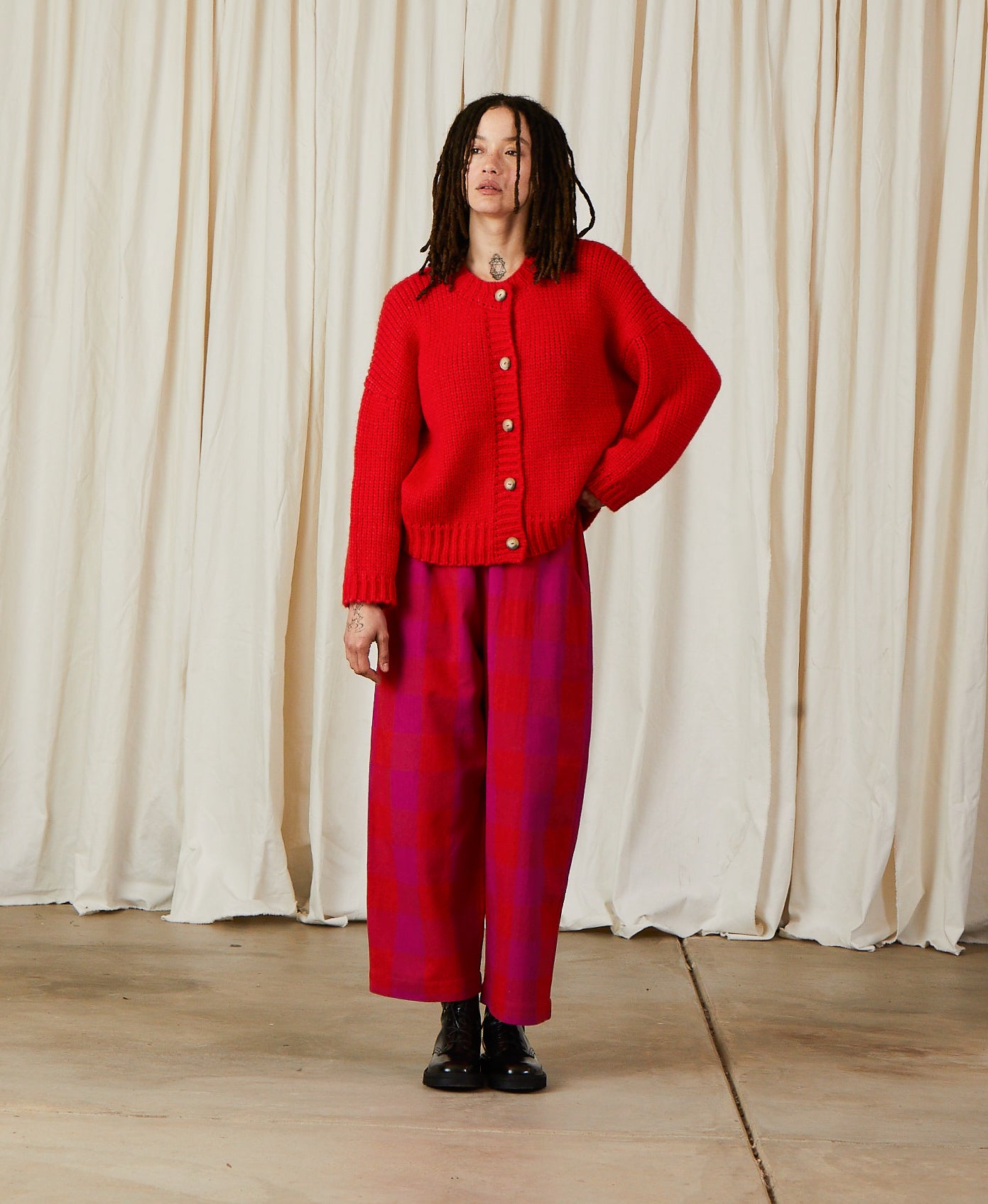 MERINO CREW-NECK CARDIGAN - POPPY
