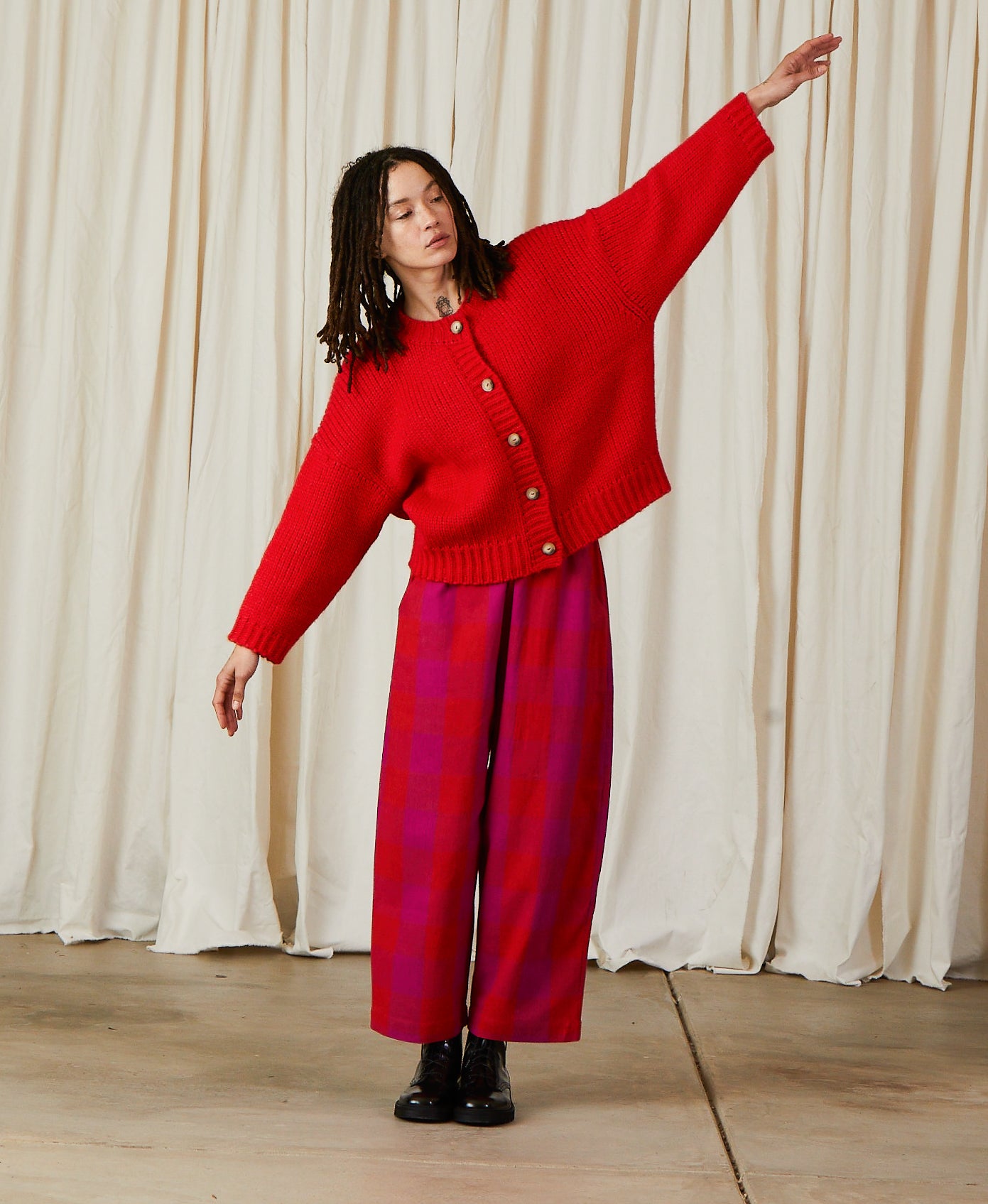 MERINO CREW-NECK CARDIGAN - POPPY