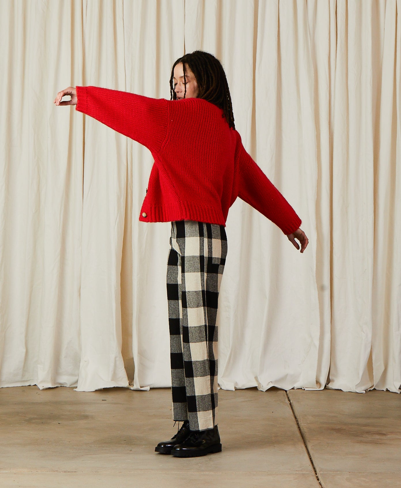 MERINO CREW-NECK CARDIGAN - POPPY