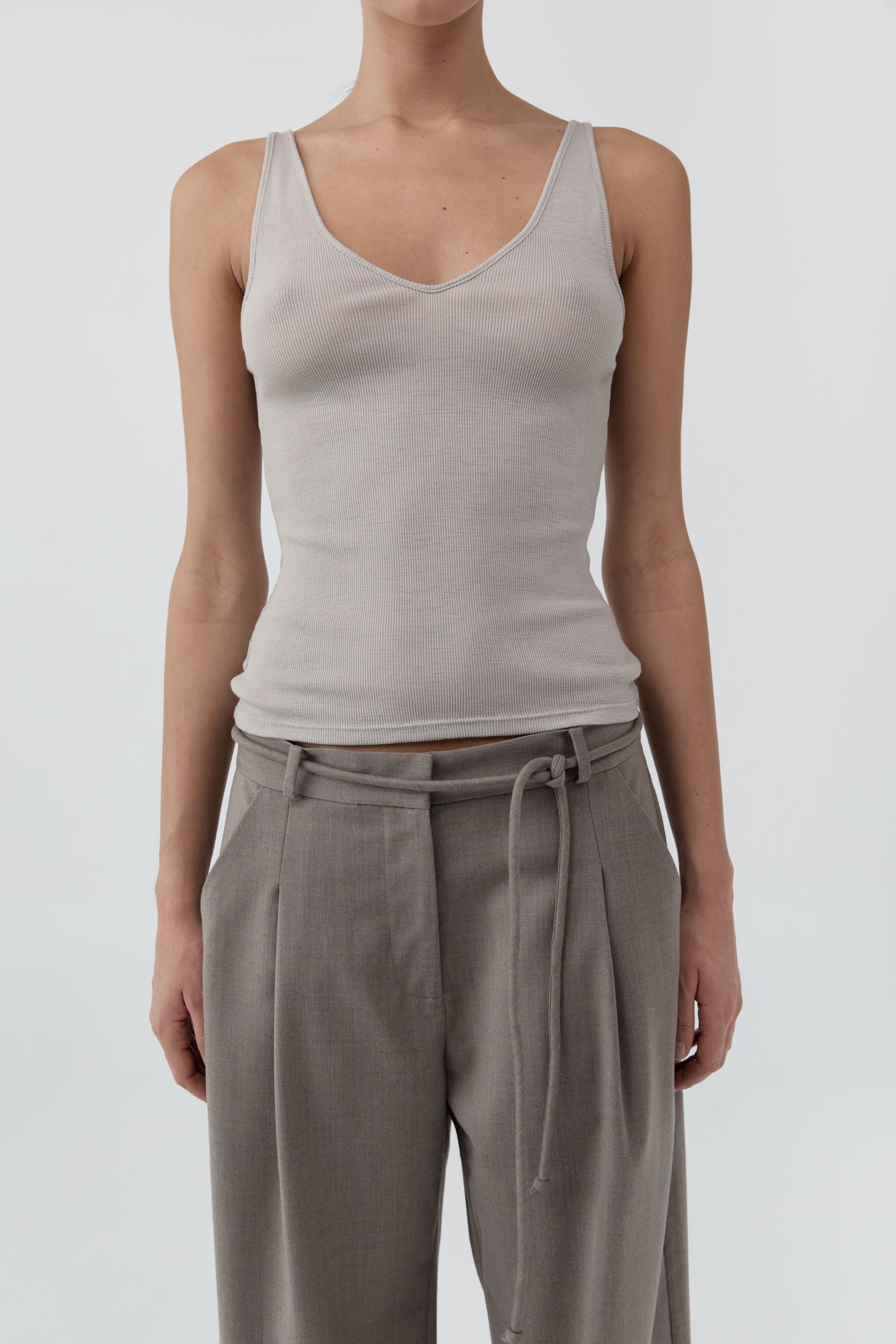 TAILORED BARREL PANTS - LIGHT TAUPE