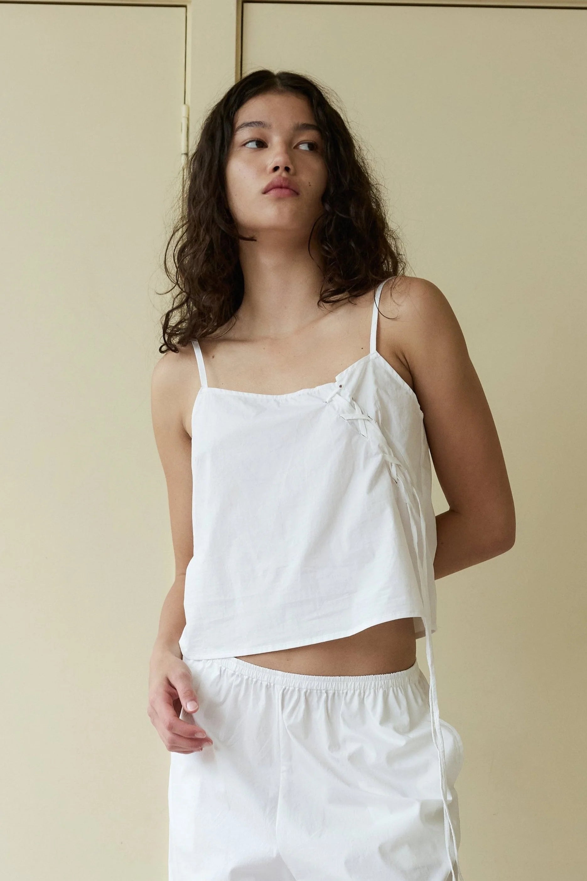 EYELET TOP - WHITE