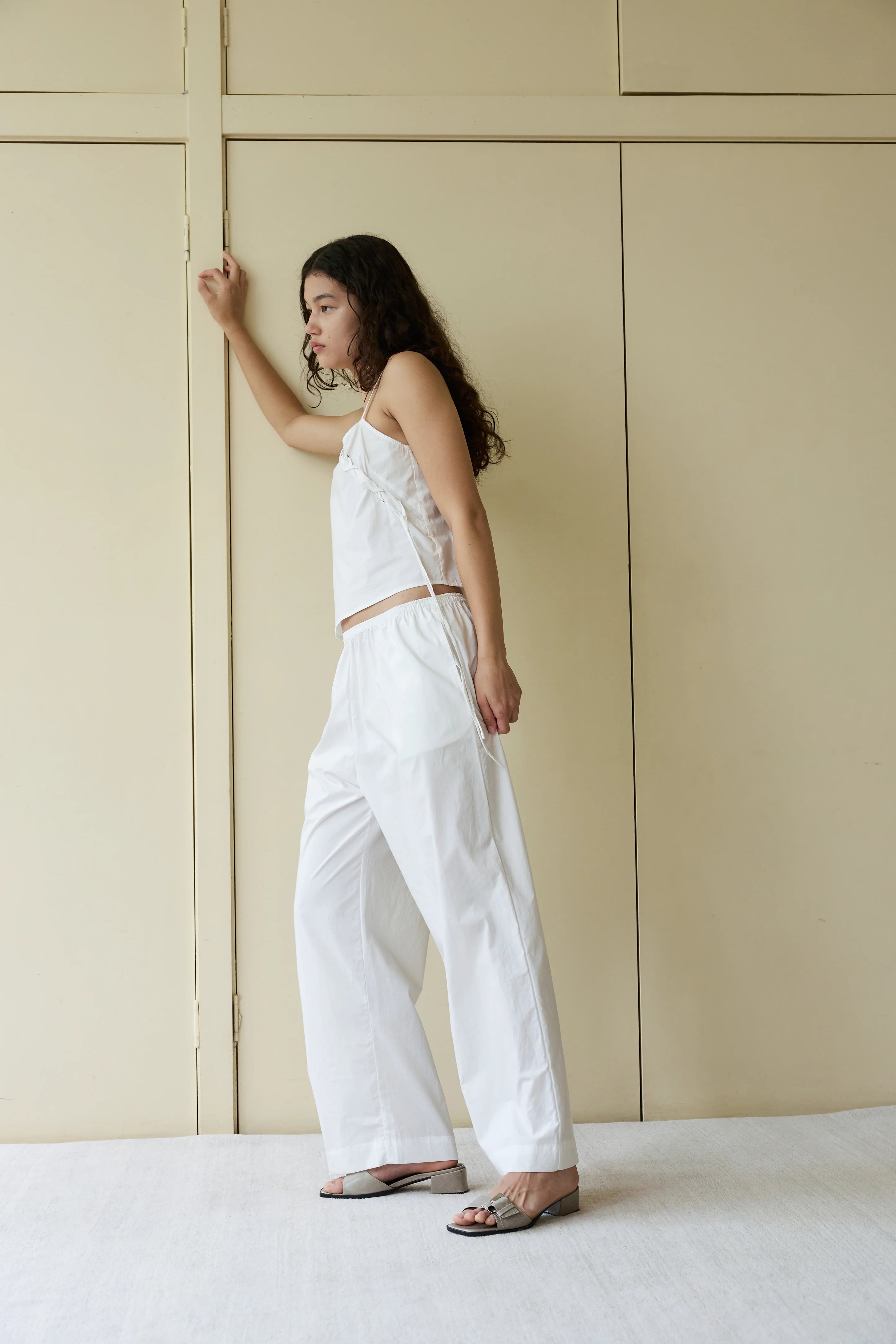 EYELET TOP - WHITE