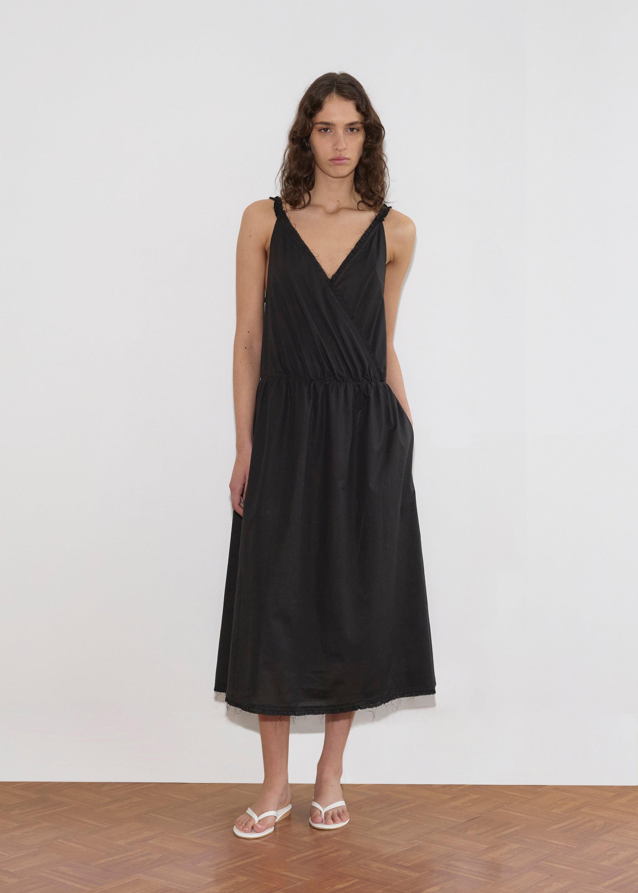 CROSSED DRESS - BLACK