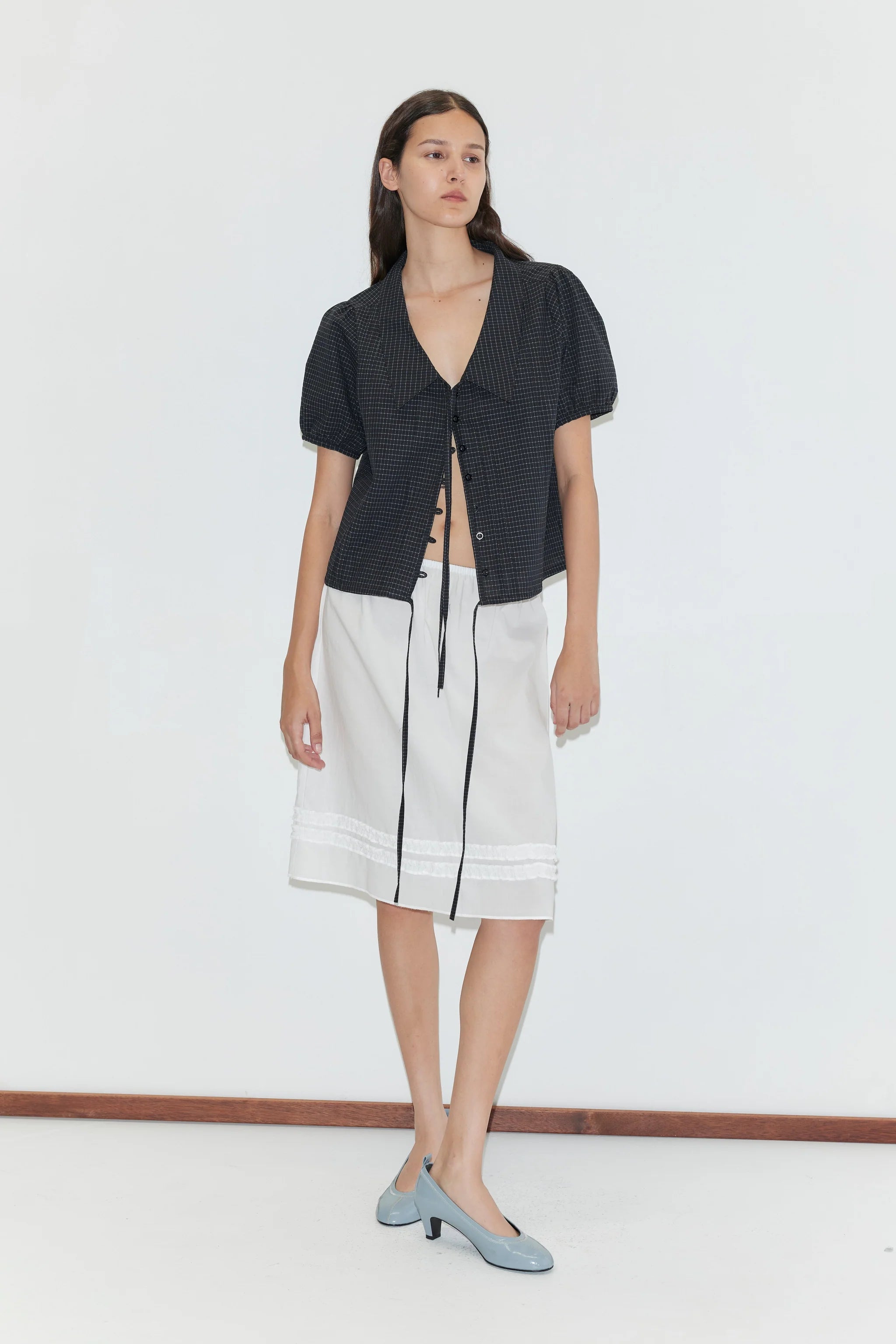 FINE COLLAR TOP - MONO GRID