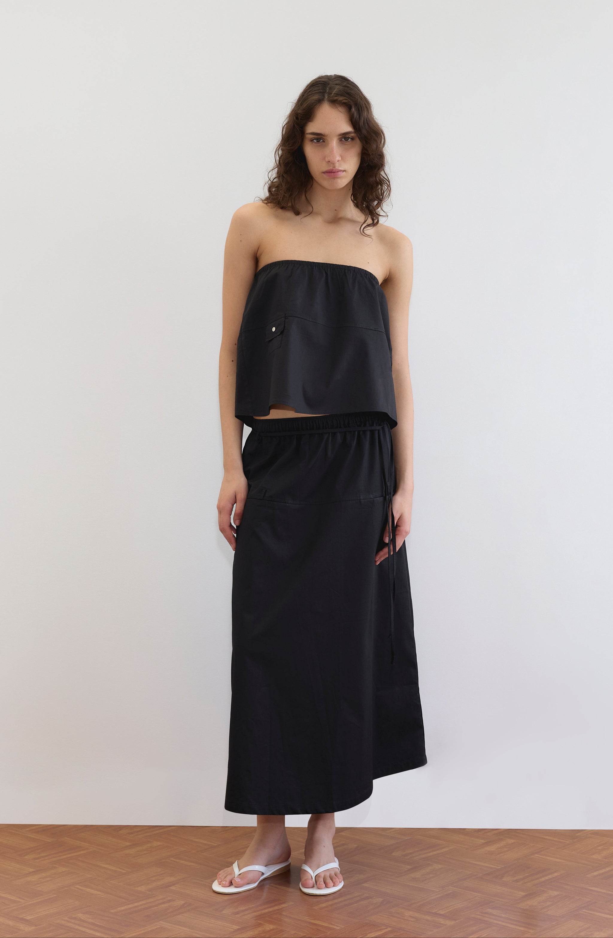 LOOP POCKET SKIRT - BLACK
