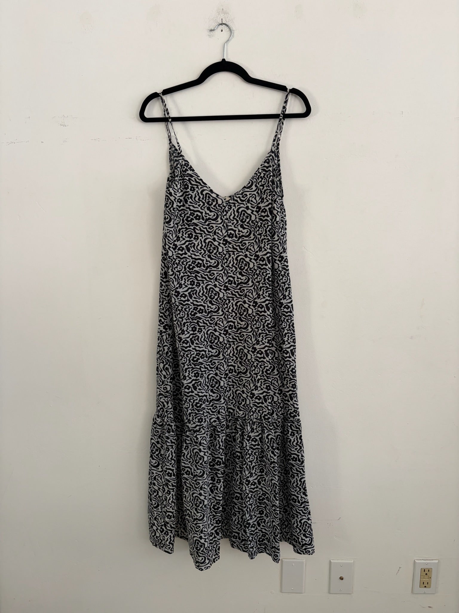 SAMPLE - SLIP DRESS W/ RUFFLE - BLACK & WHITE PRINT
