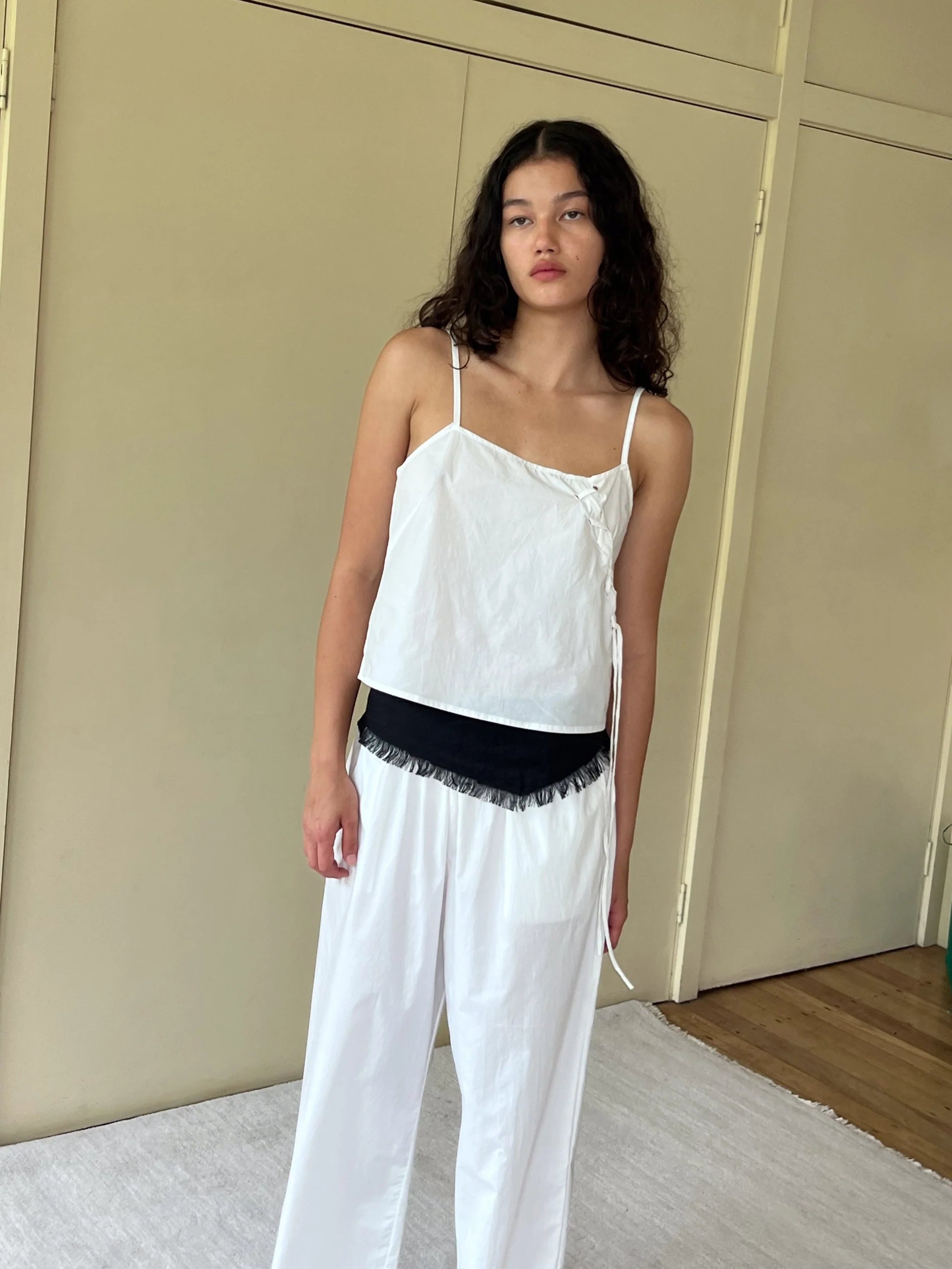 EYELET TOP - WHITE