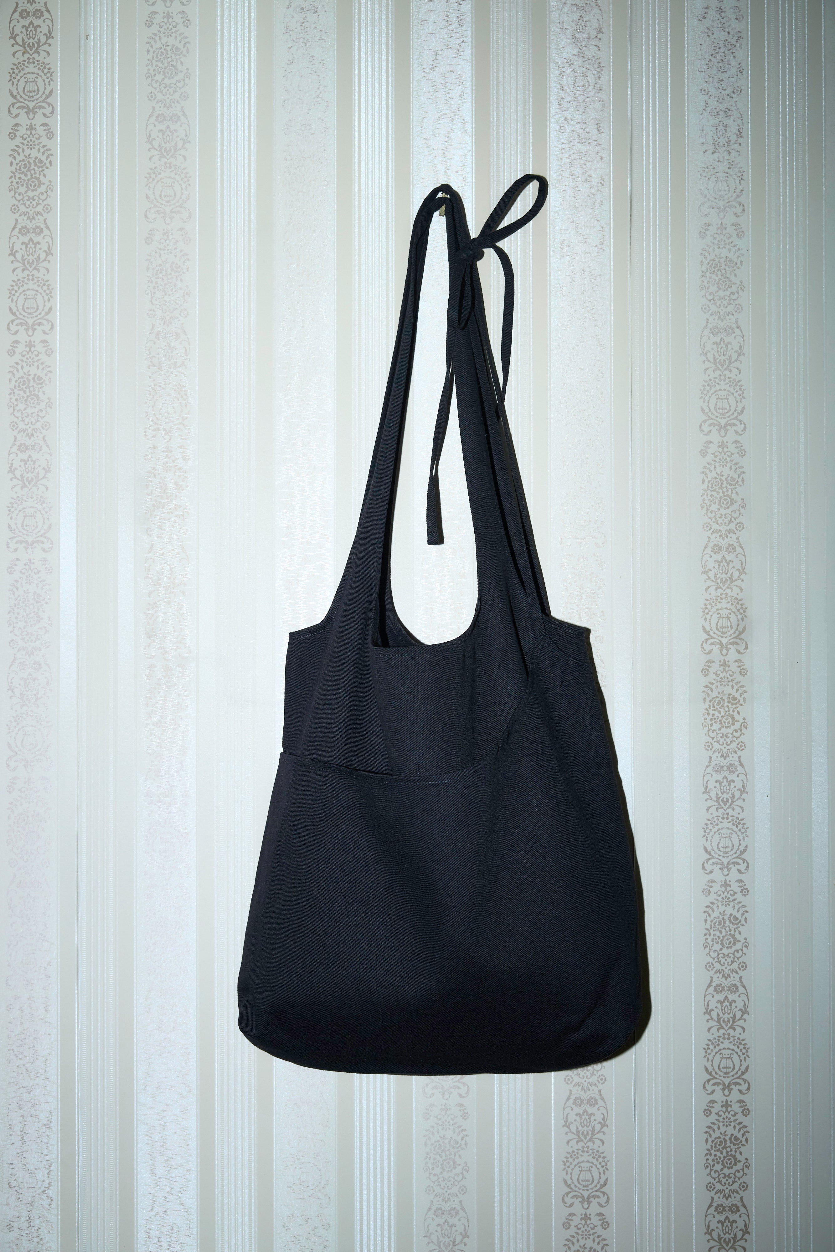 LAYERED TOTE - BLACK