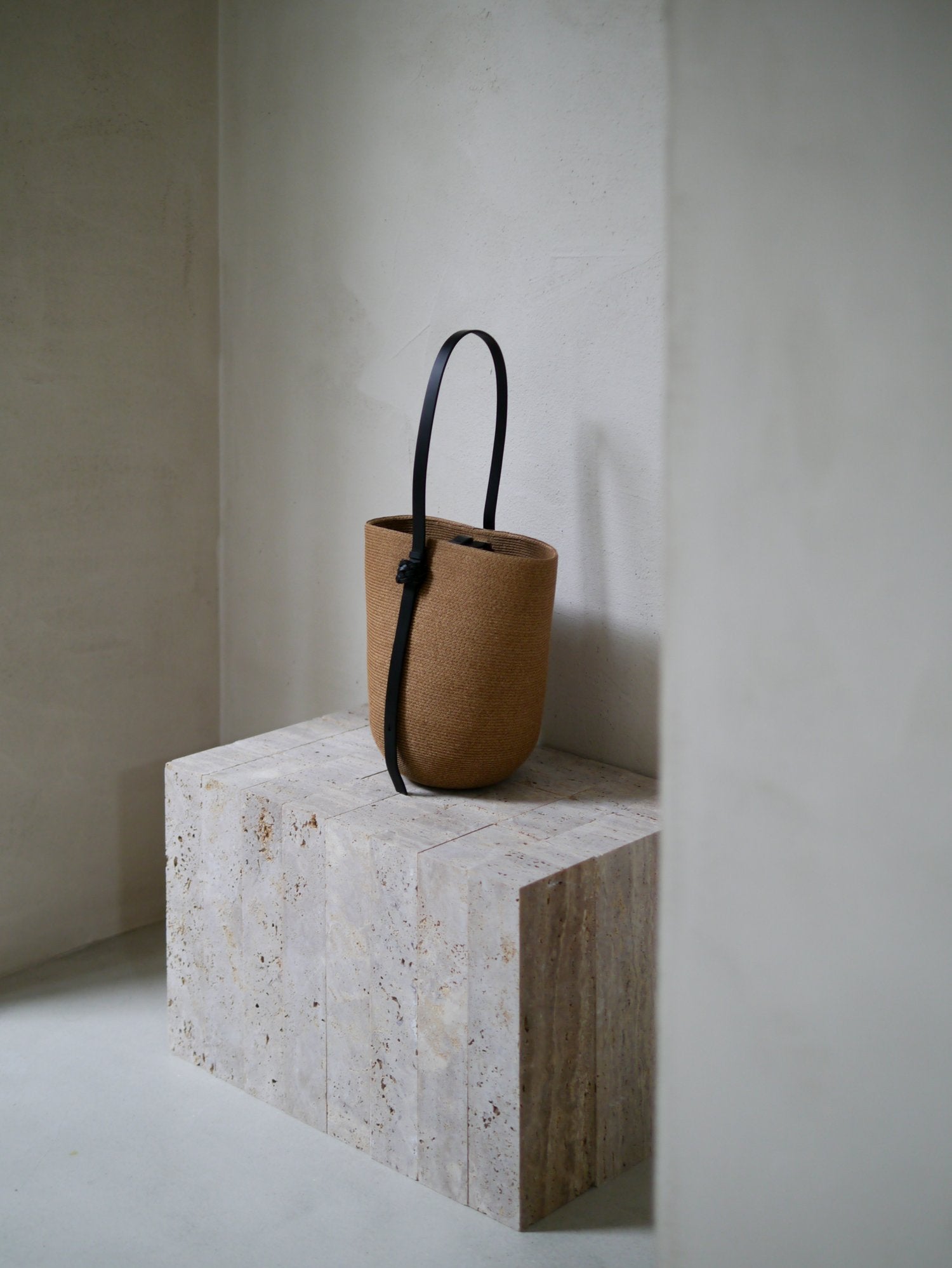 KORENG BUCKET BAG