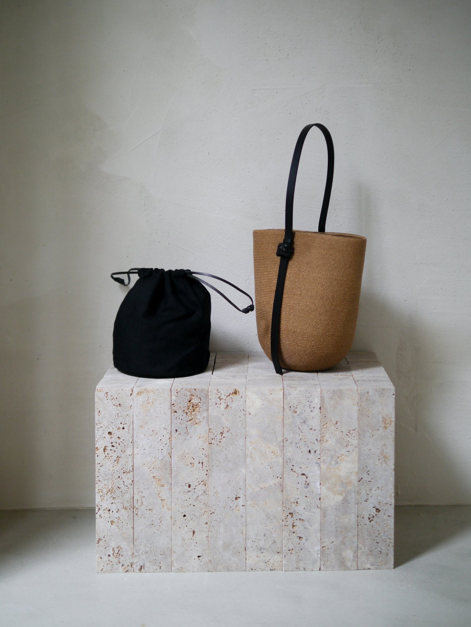 KORENG BUCKET BAG