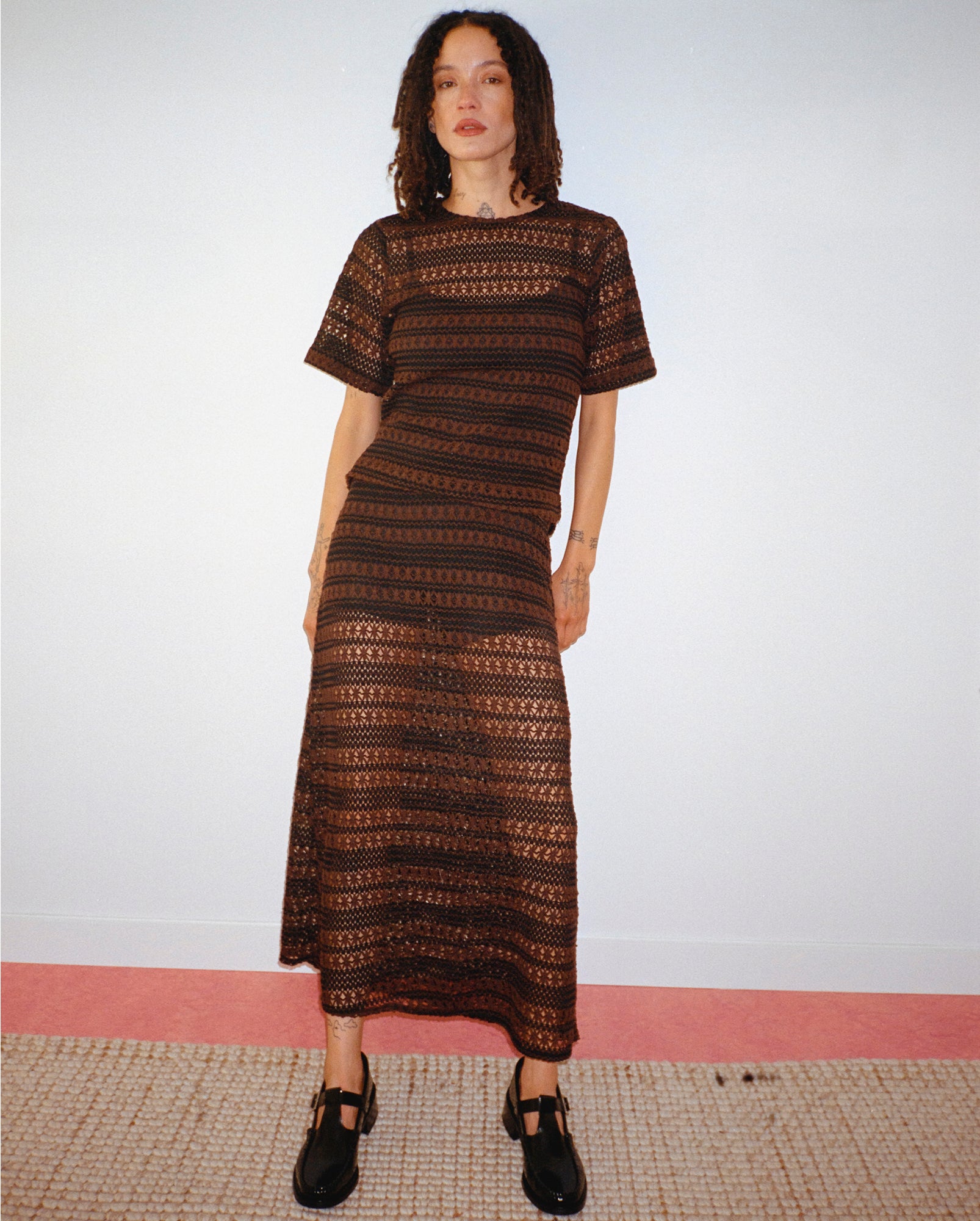 WOVEN T-SHIRT - BROWN/BLACK CROCHET
