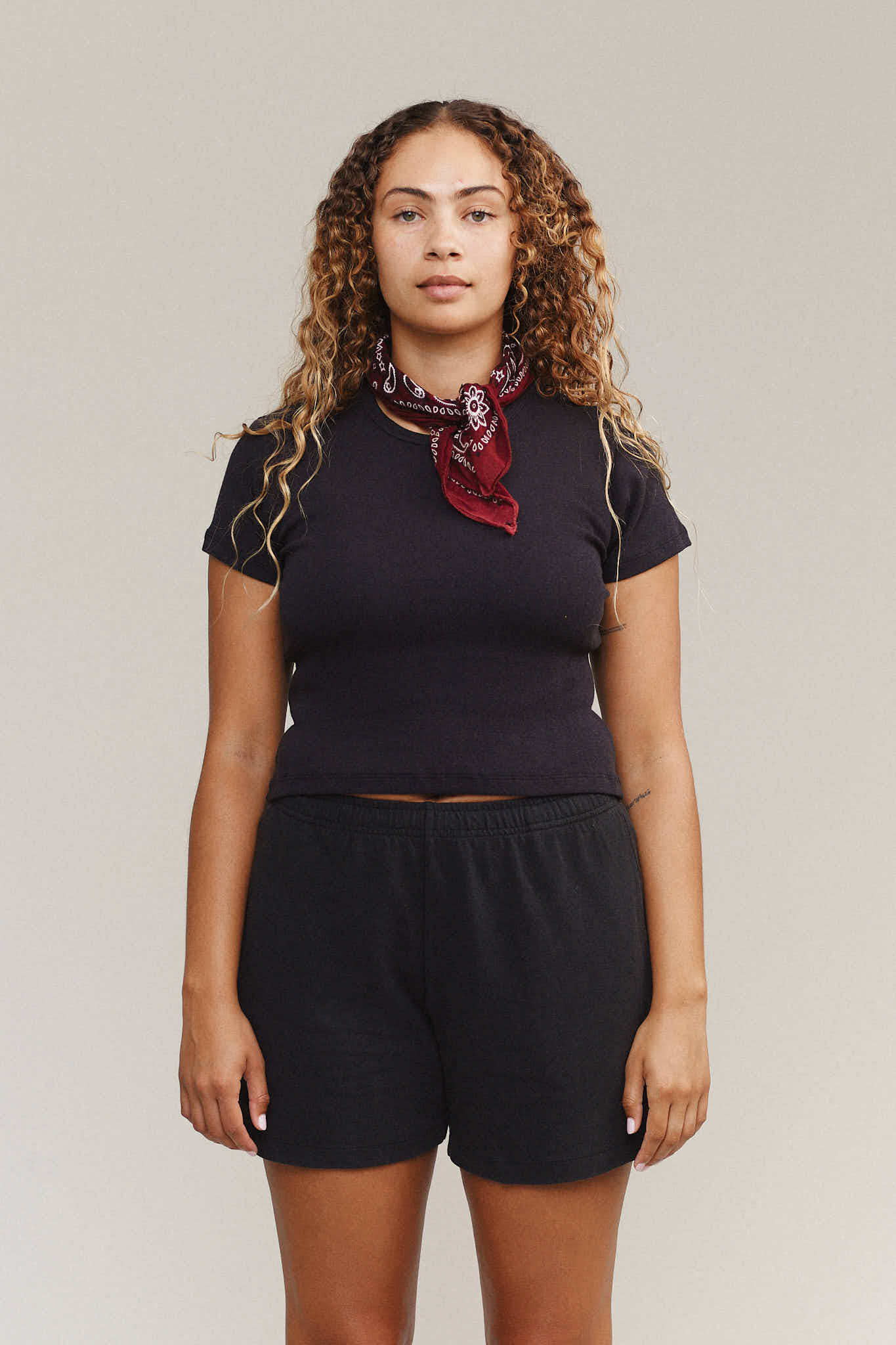 ISOLA TEE - BLACK