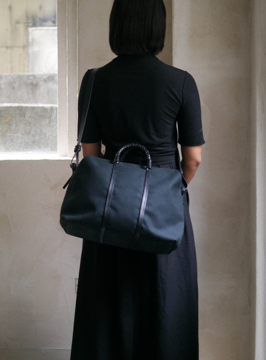 WOVEN DUFFLE BAG - ALL BLACK