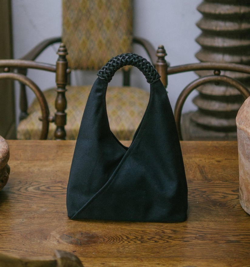 WOVEN TRIANGLE BAG 36 - ALL BLACK
