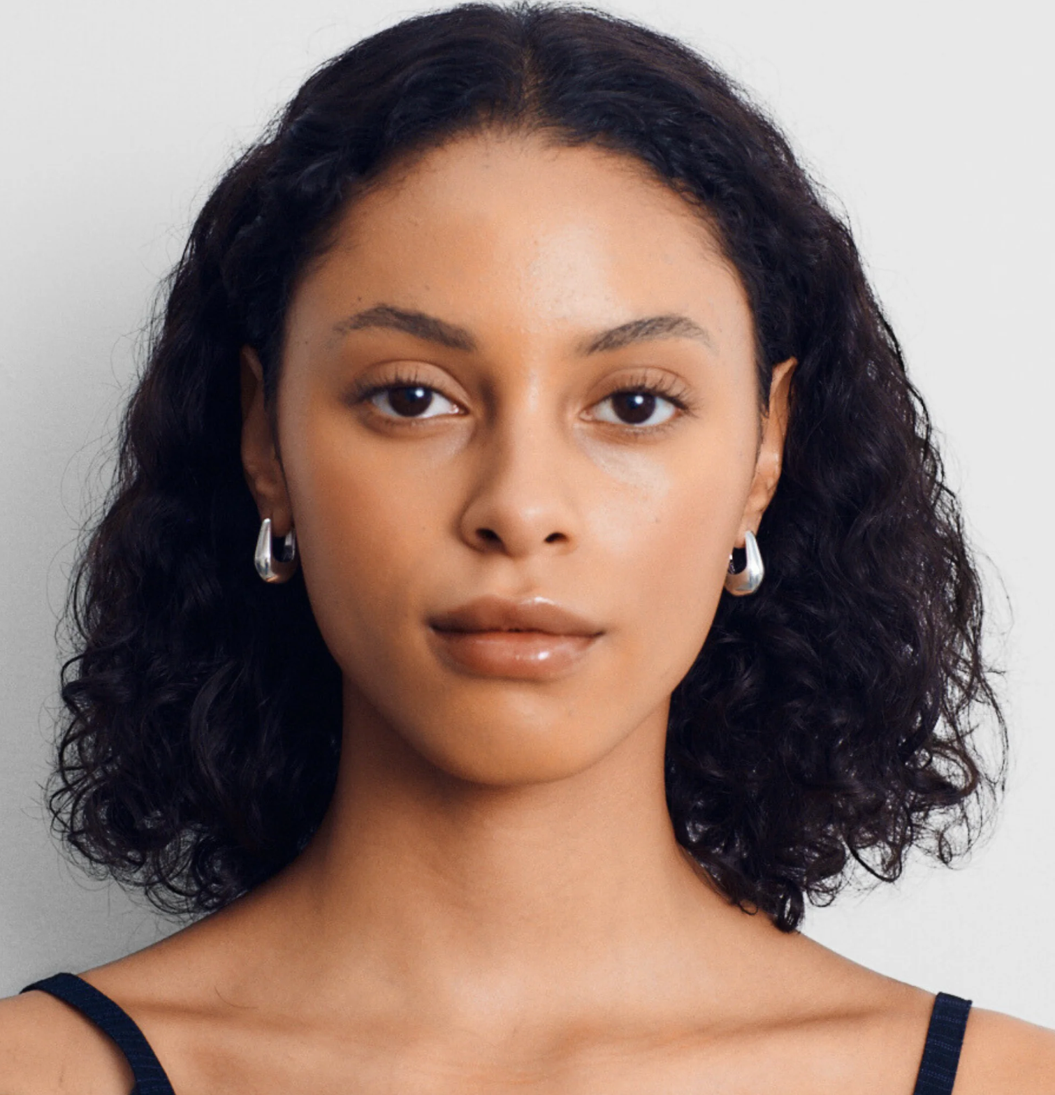 BAGUETTE HOOP EARRINGS - GOLD
