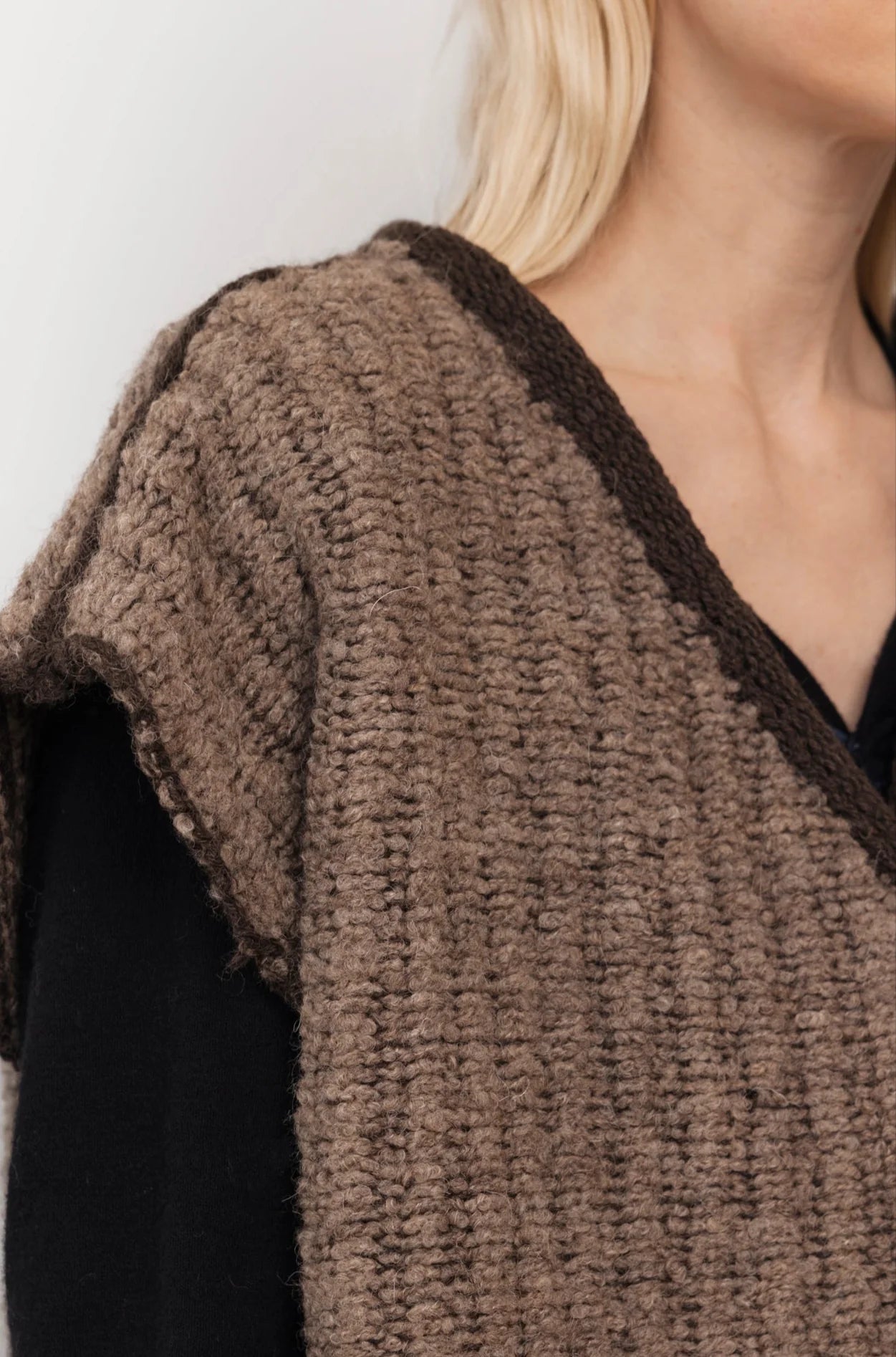 KNIT WEAVE VEST - LOAM