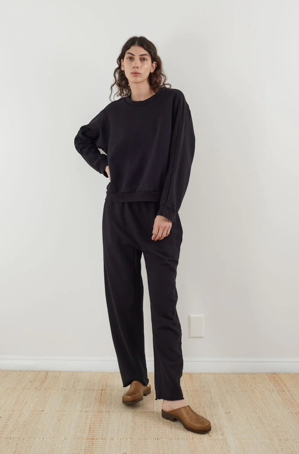 WINTER EASY SWEATSHIRT - BLACK