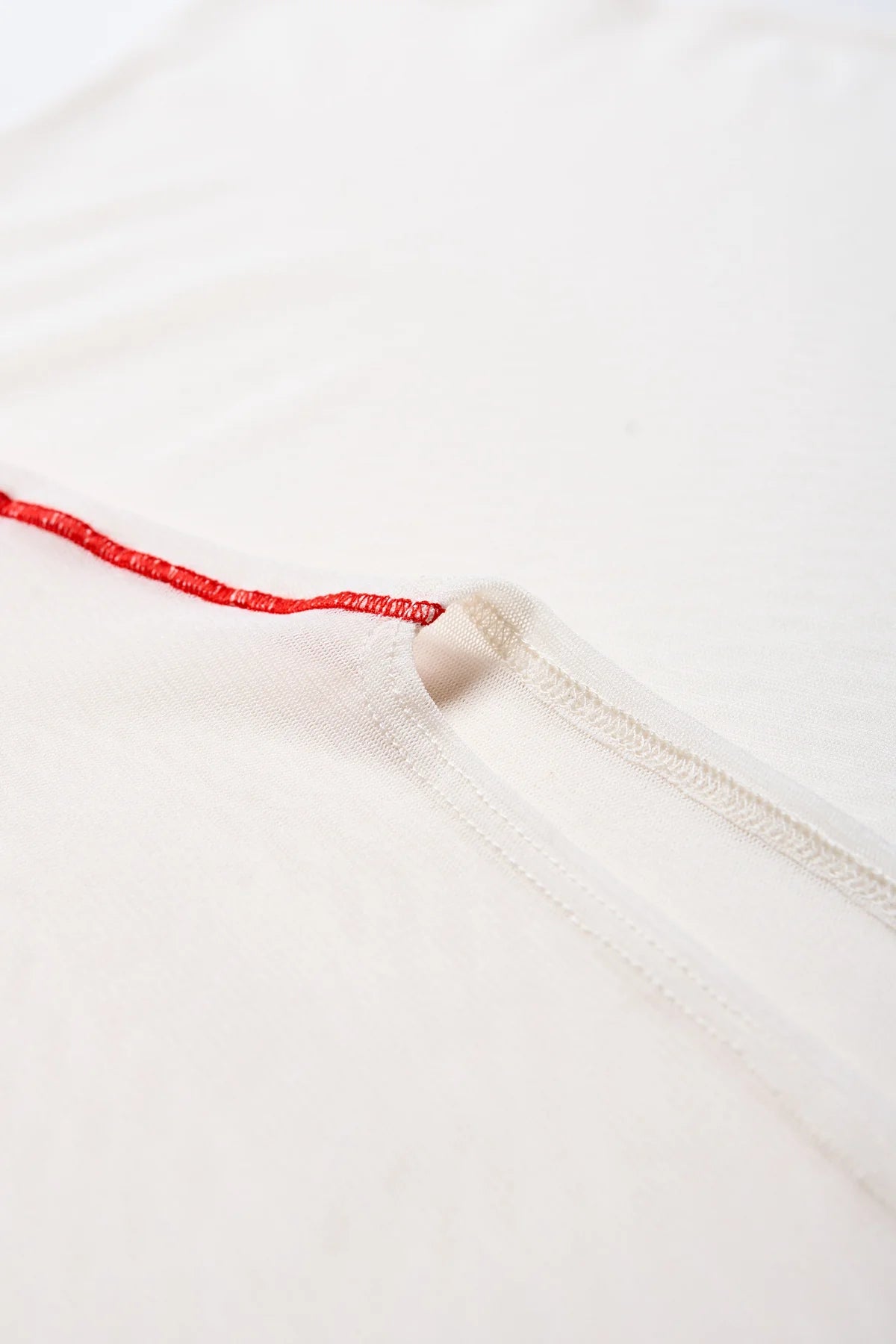 FLOW MESH SS TOP - ECRU/RED