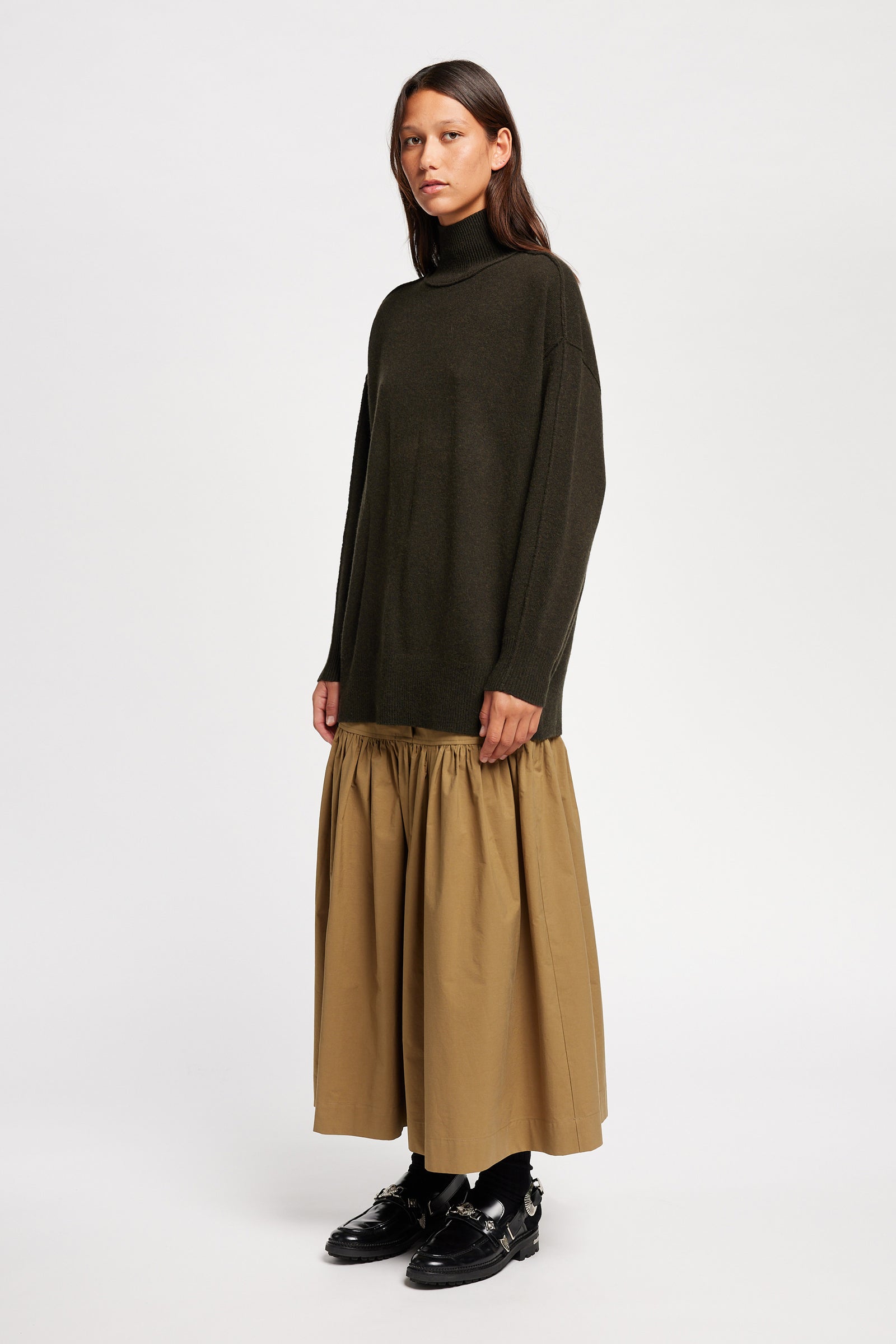 OVERFLOW LONG SWEATER - DARKEST GREEN
