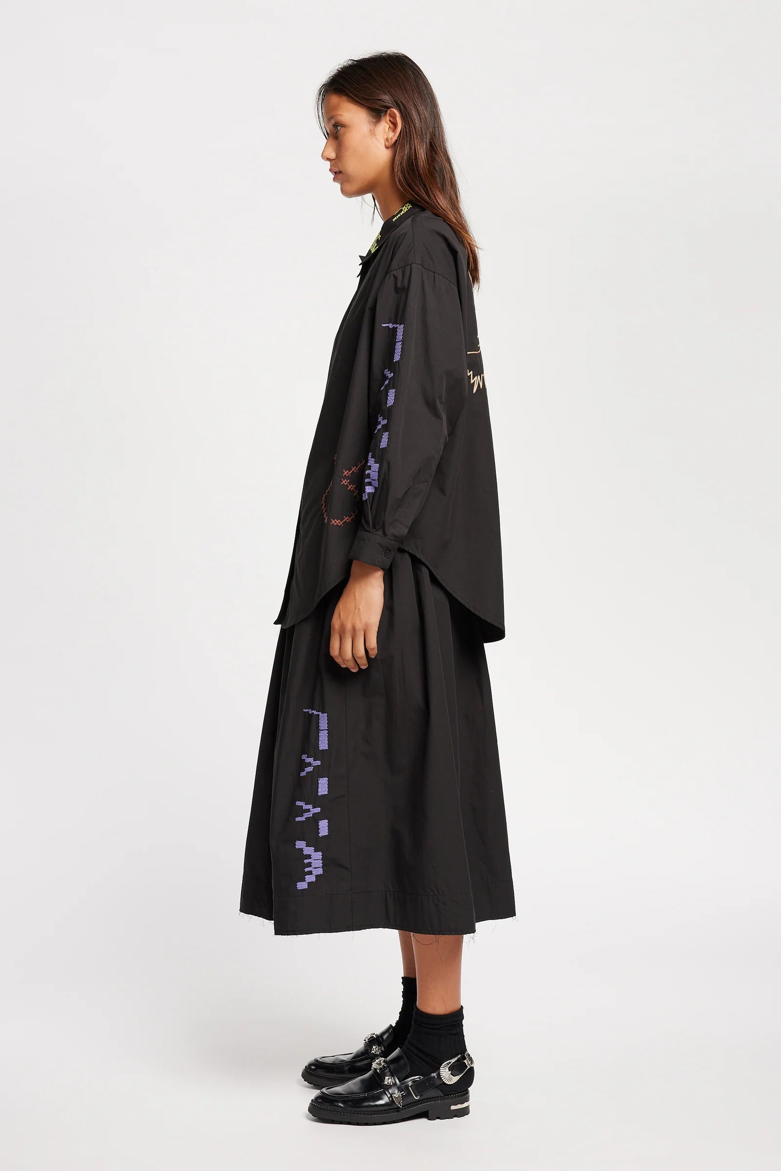 UNIVERSE EMBROIDERED SKIRT - BLACK