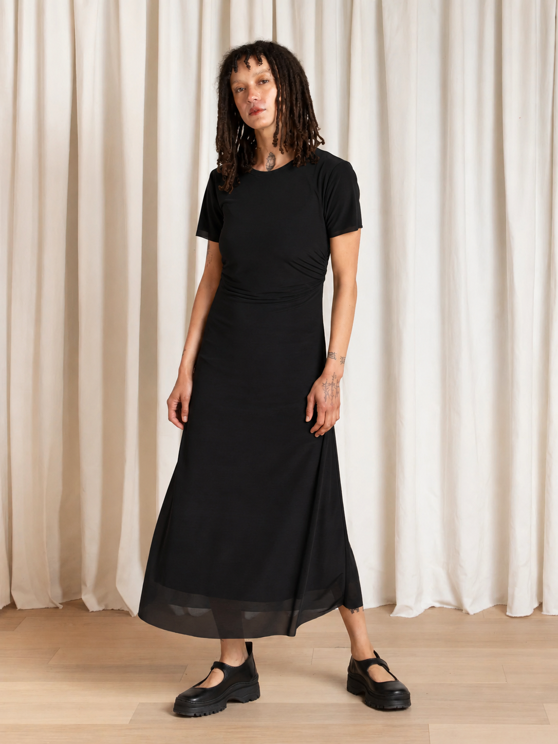 FITTED T-SHIRT DRESS - BLACK