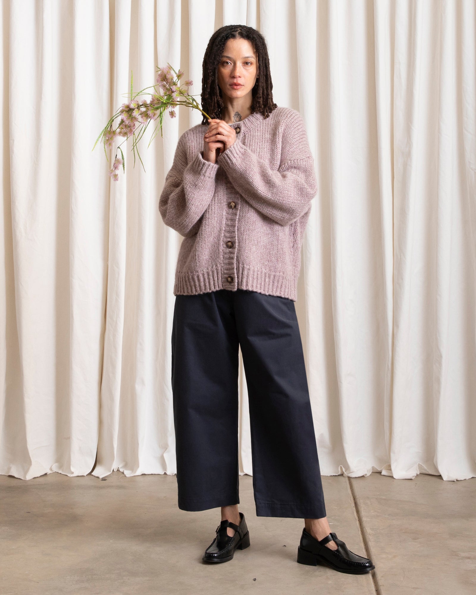 MERINO CREW-NECK CARDIGAN - MUTED LILAC