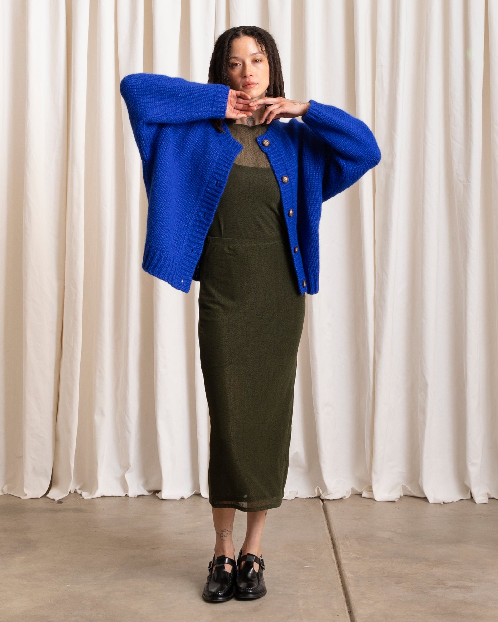 MERINO CREW-NECK CARDIGAN - COBALT