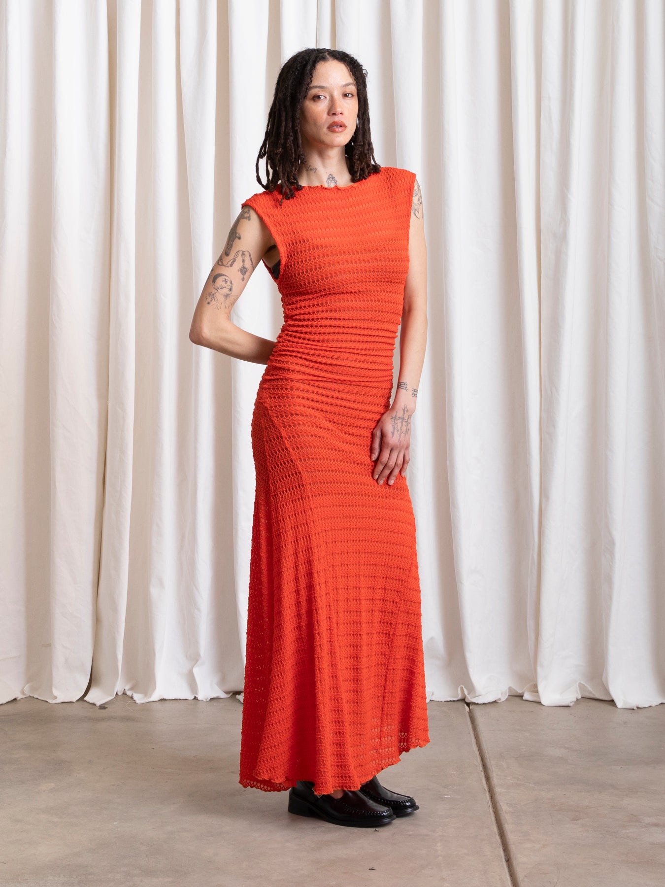 HIGH NECK STRETCH DRESS - POPPY