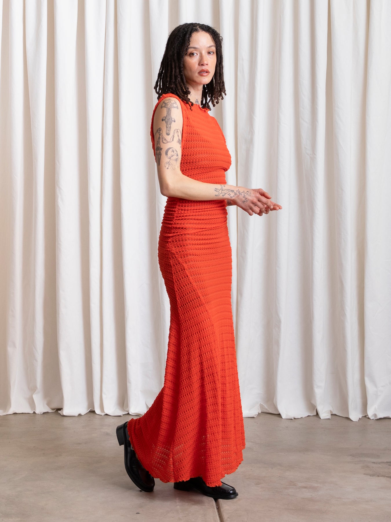 HIGH NECK STRETCH DRESS - POPPY