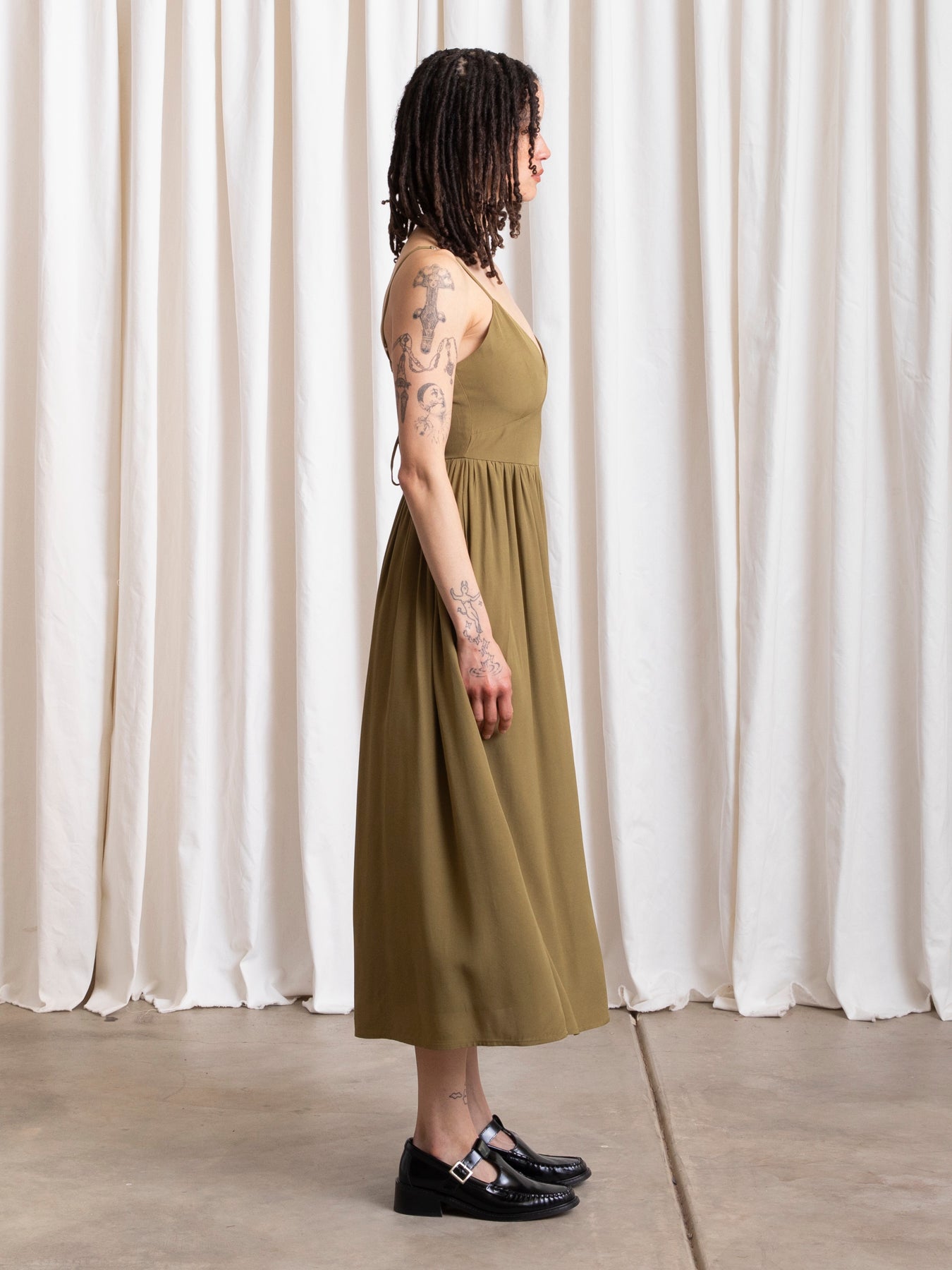 TIE BACK MIDI DRESS - OLIVE MATTE
