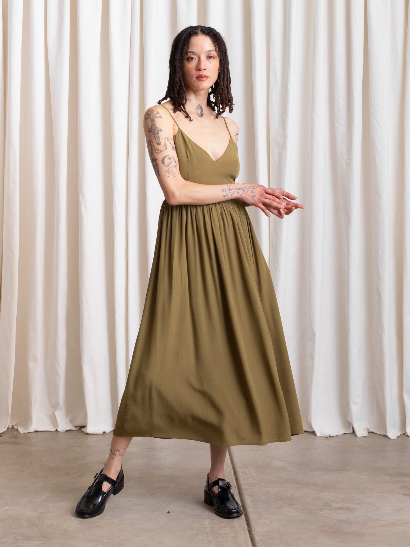 TIE BACK MIDI DRESS - OLIVE MATTE