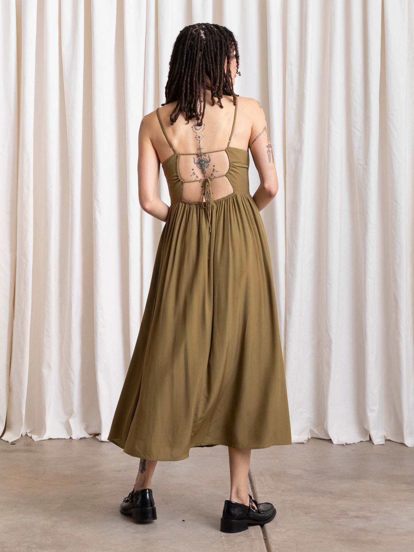 TIE BACK MIDI DRESS - OLIVE MATTE