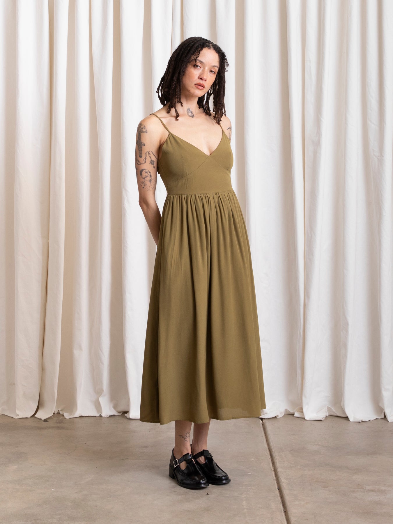 TIE BACK MIDI DRESS - OLIVE MATTE