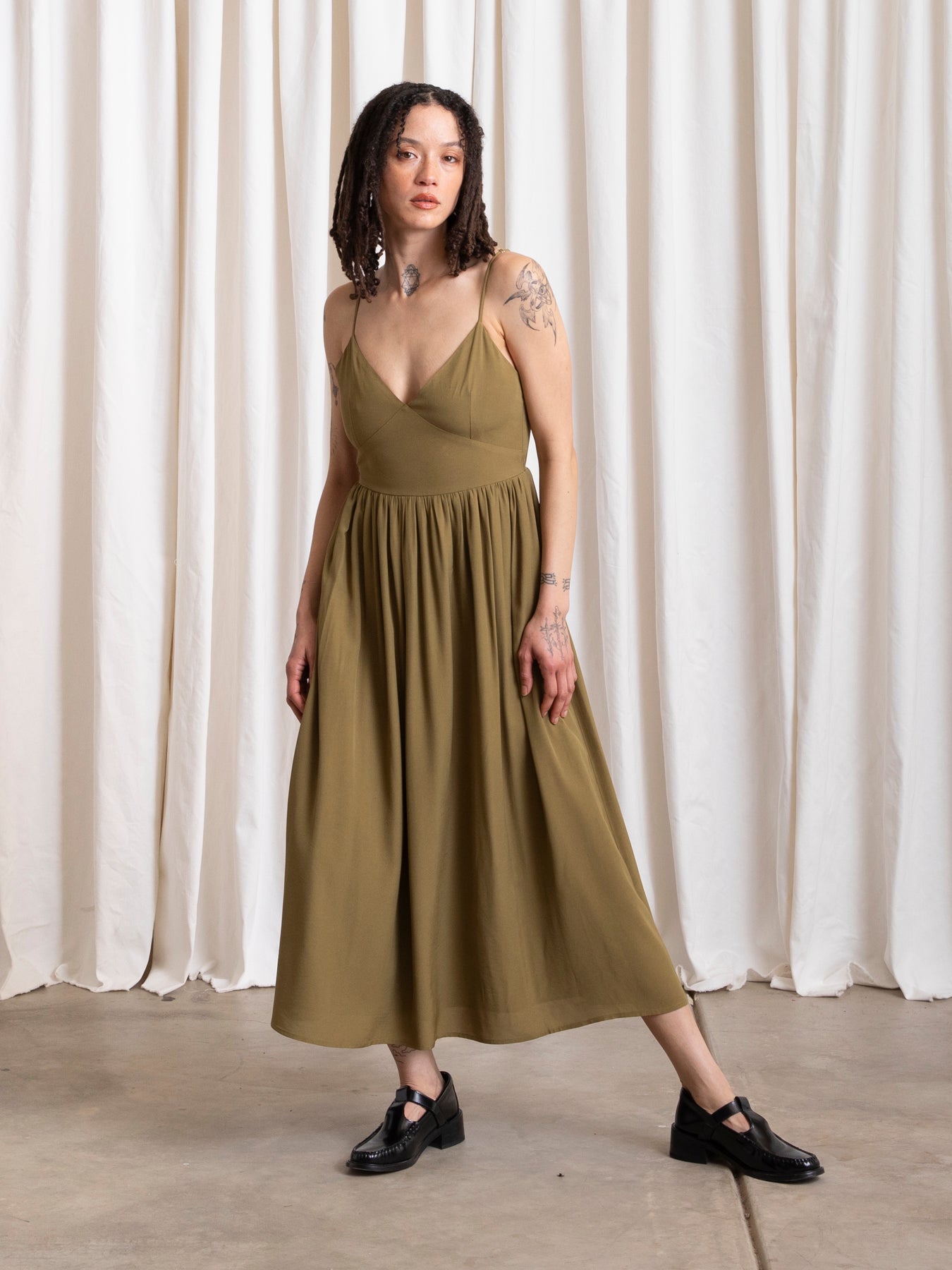 TIE BACK MIDI DRESS - OLIVE MATTE