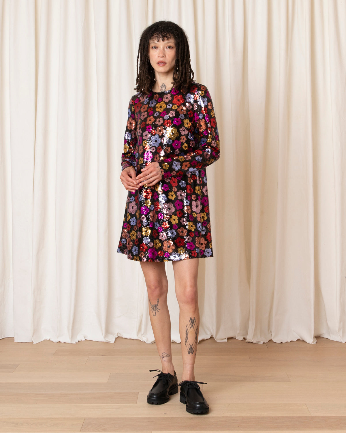 LOG SLEEVE SHIFT DRESS - FLOWER SEQUINS