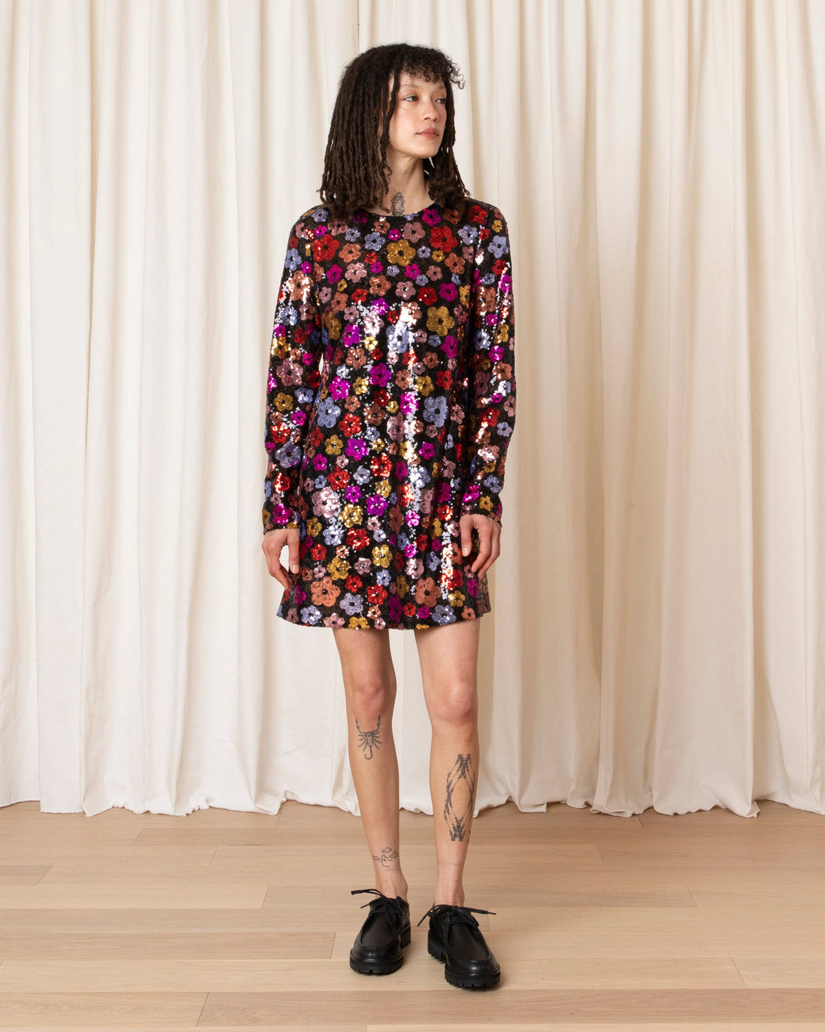 LOG SLEEVE SHIFT DRESS - FLOWER SEQUINS