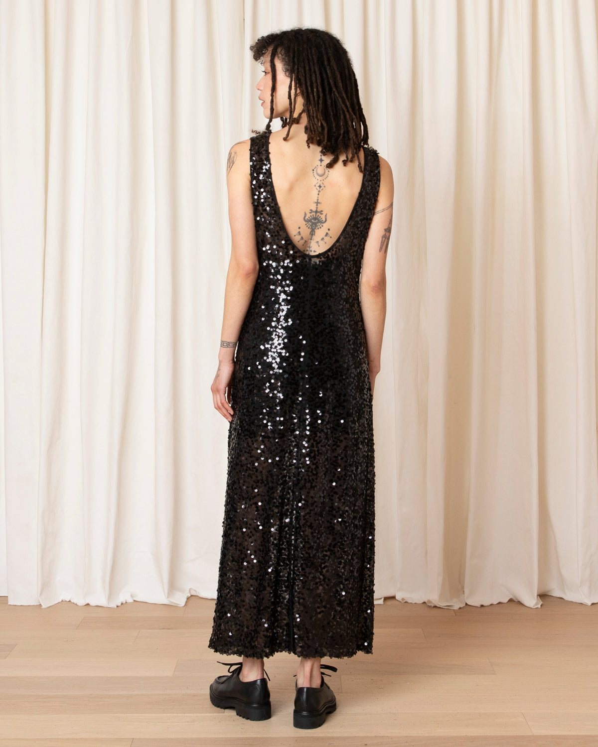 LOW BACK COLUMN DRESS - BLACK SEQUINS