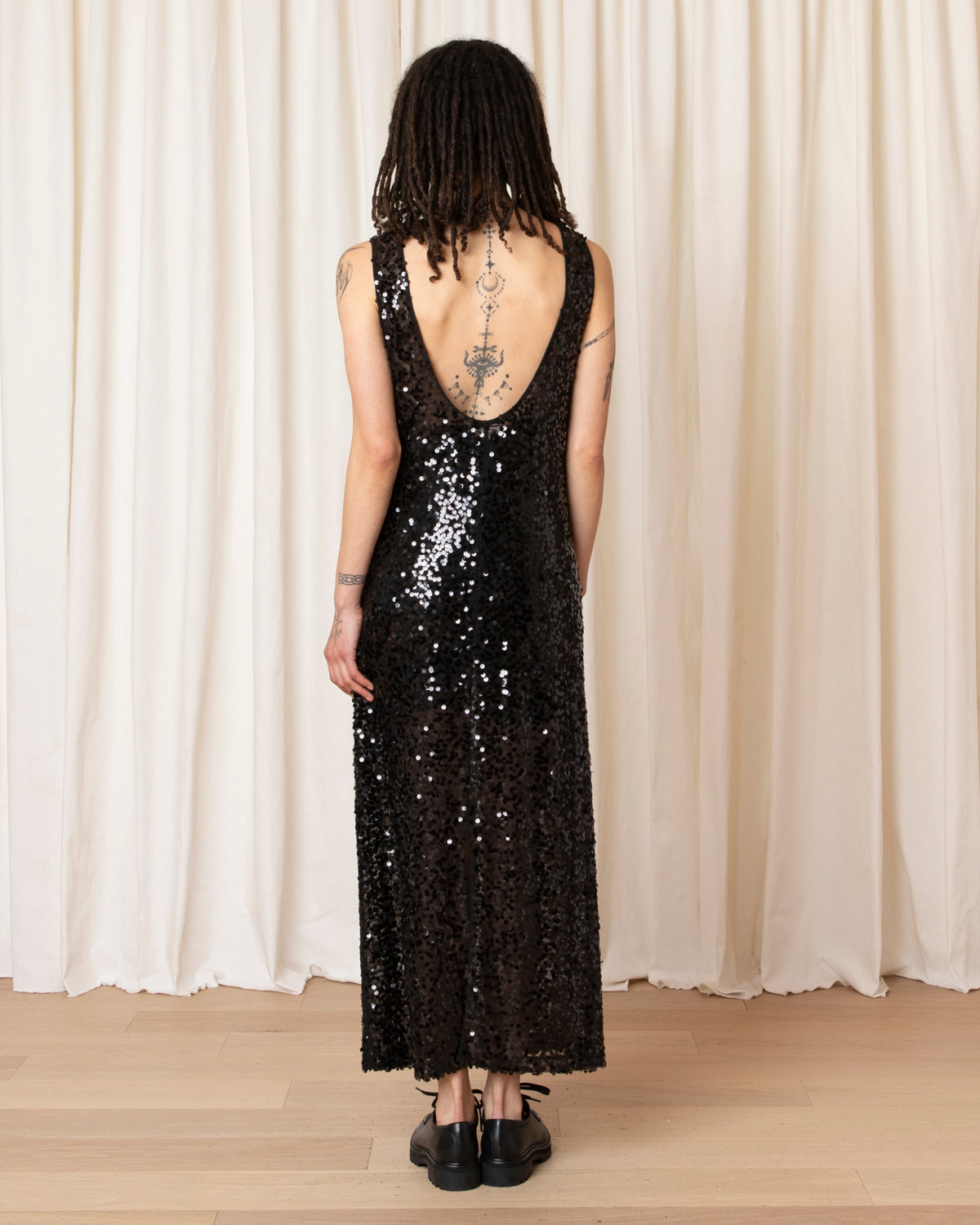 LOW BACK COLUMN DRESS - BLACK SEQUINS