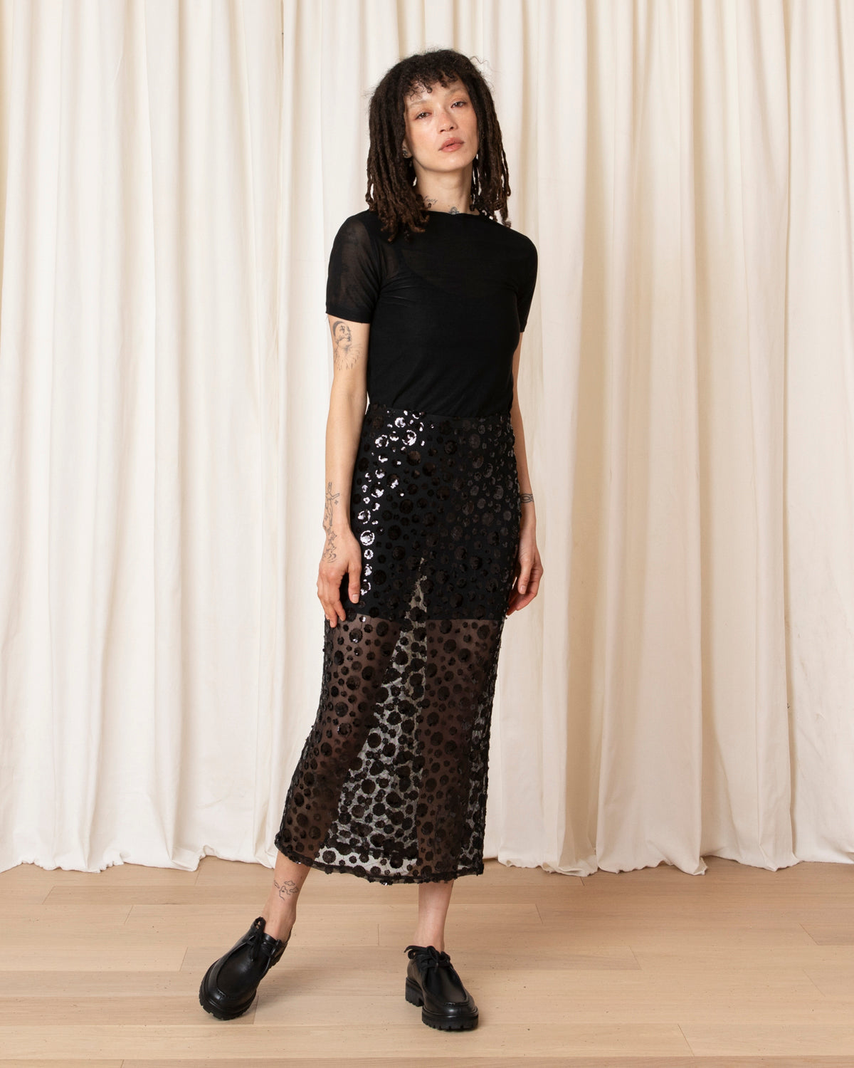 SEQUIN MESH PENCIL SKIRT - BLACK