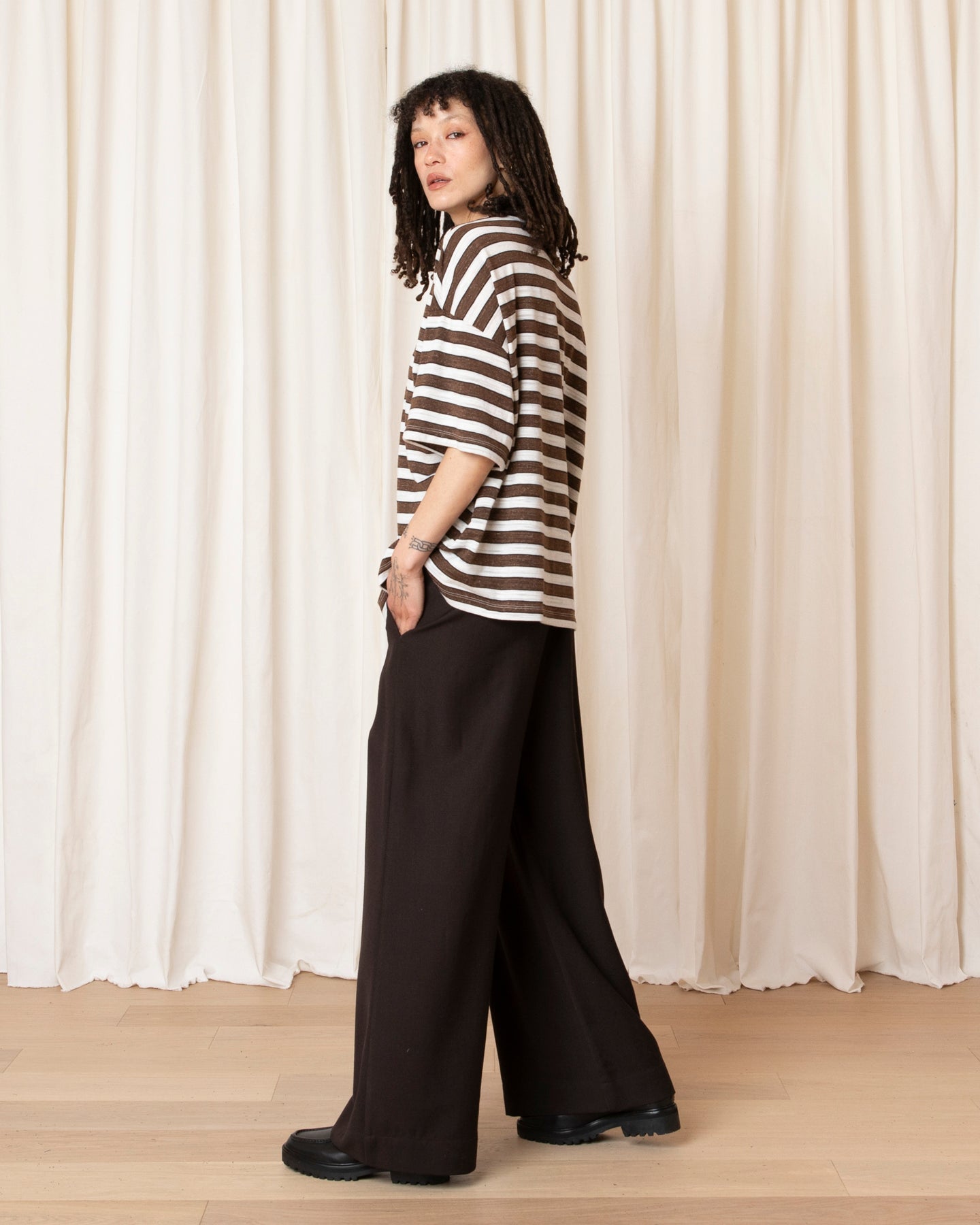 OVERSIZED T-SHIRT - BROWN/WHITE STRIPE