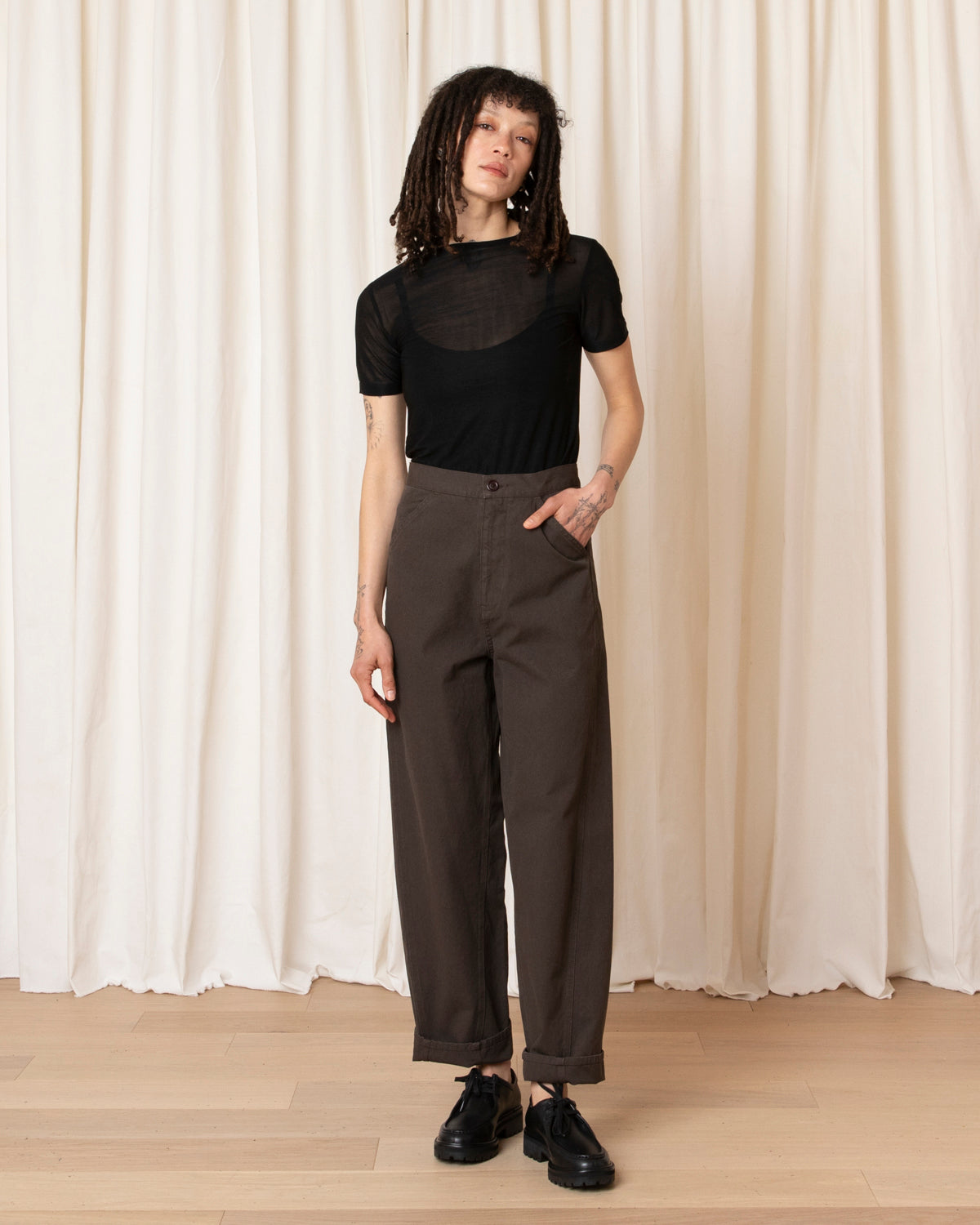 FITTED BARREL PANT - BROWN