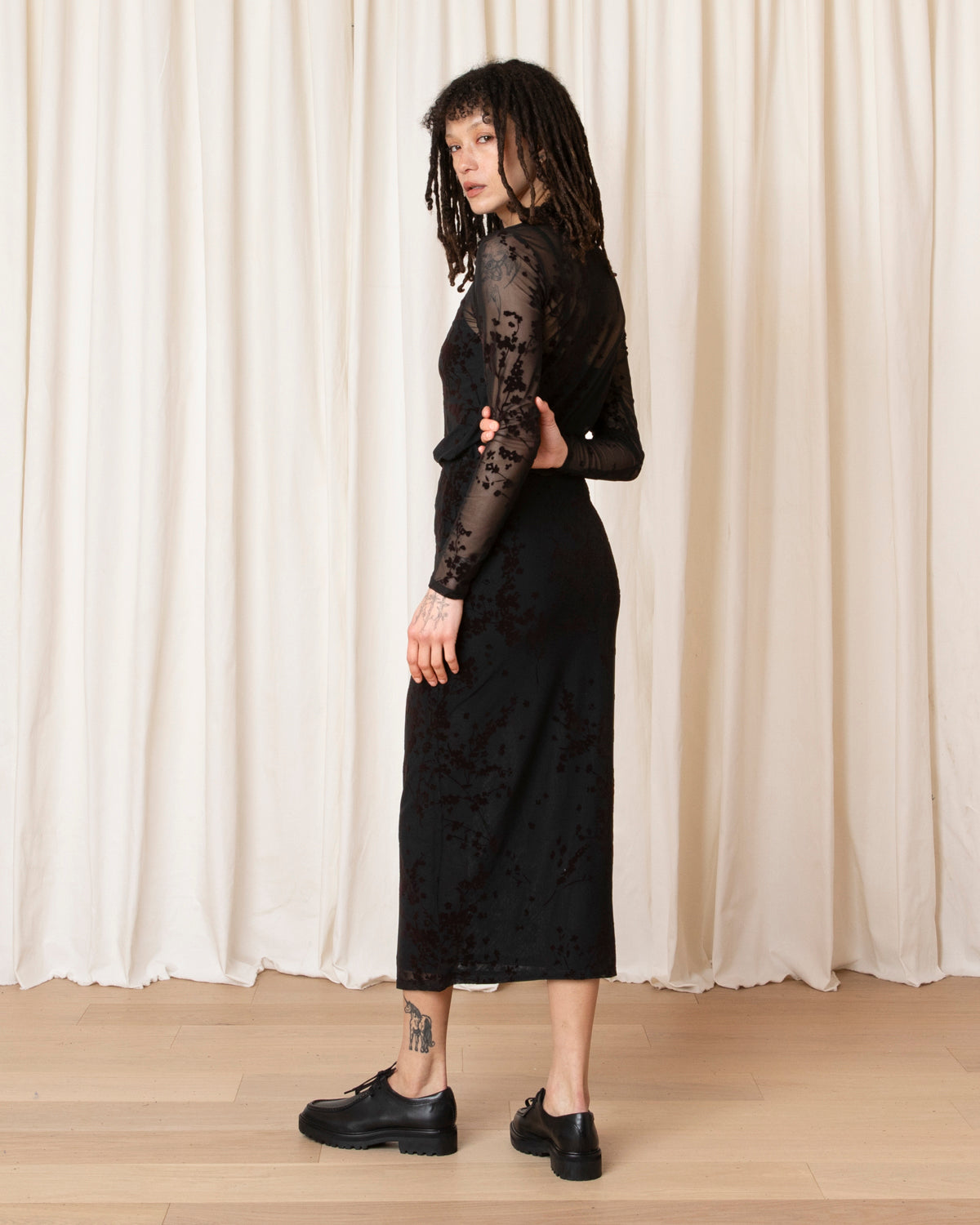 FLORAL MESH LS TOP - BLACK/BROWN FLOWER
