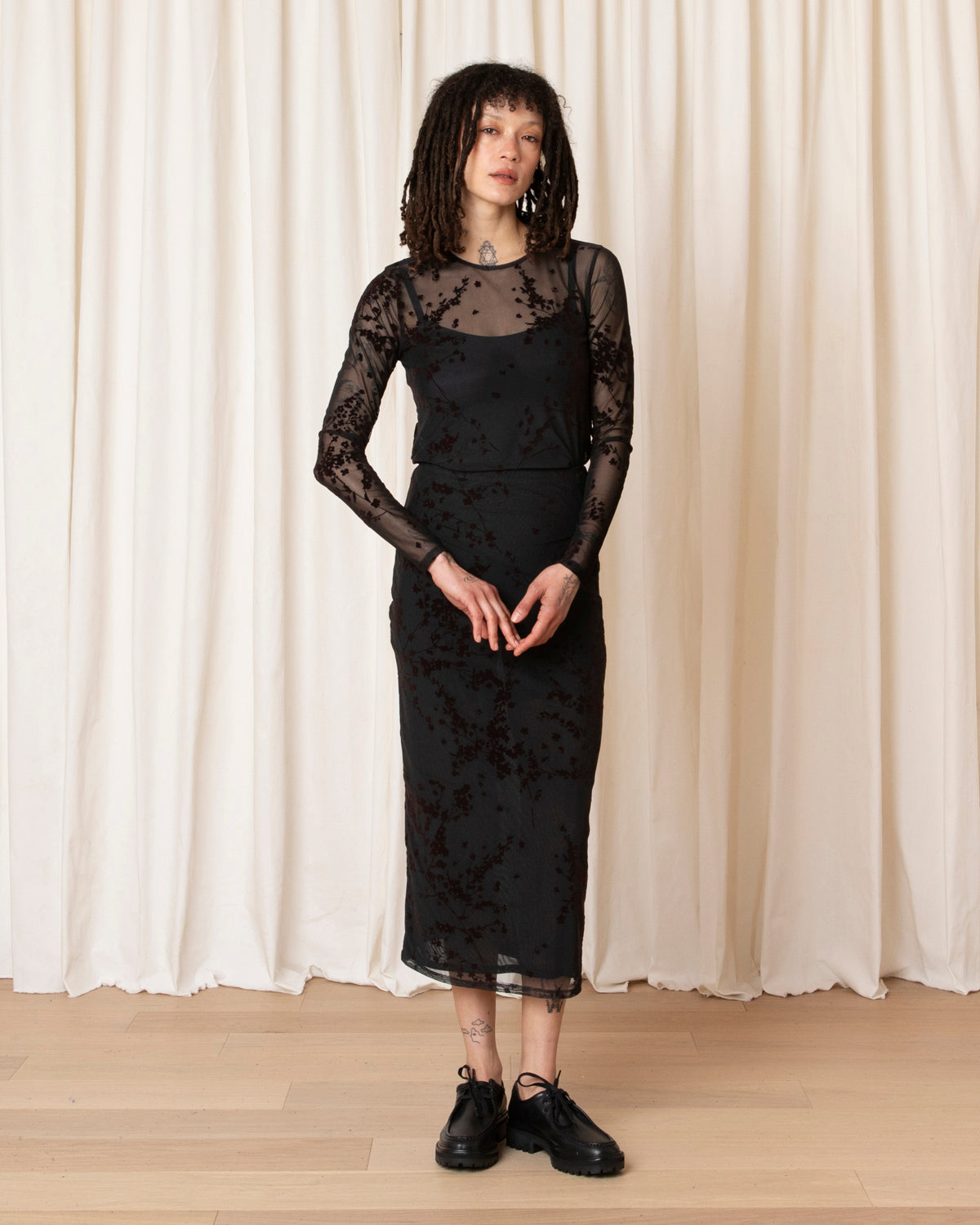 FLORAL MESH LS TOP - BLACK/BROWN FLOWER