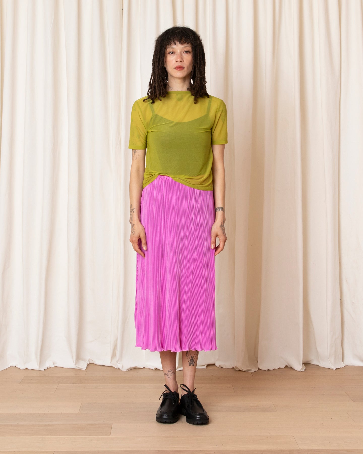 PLEATED SLIM MIDI SKIRT - PINK