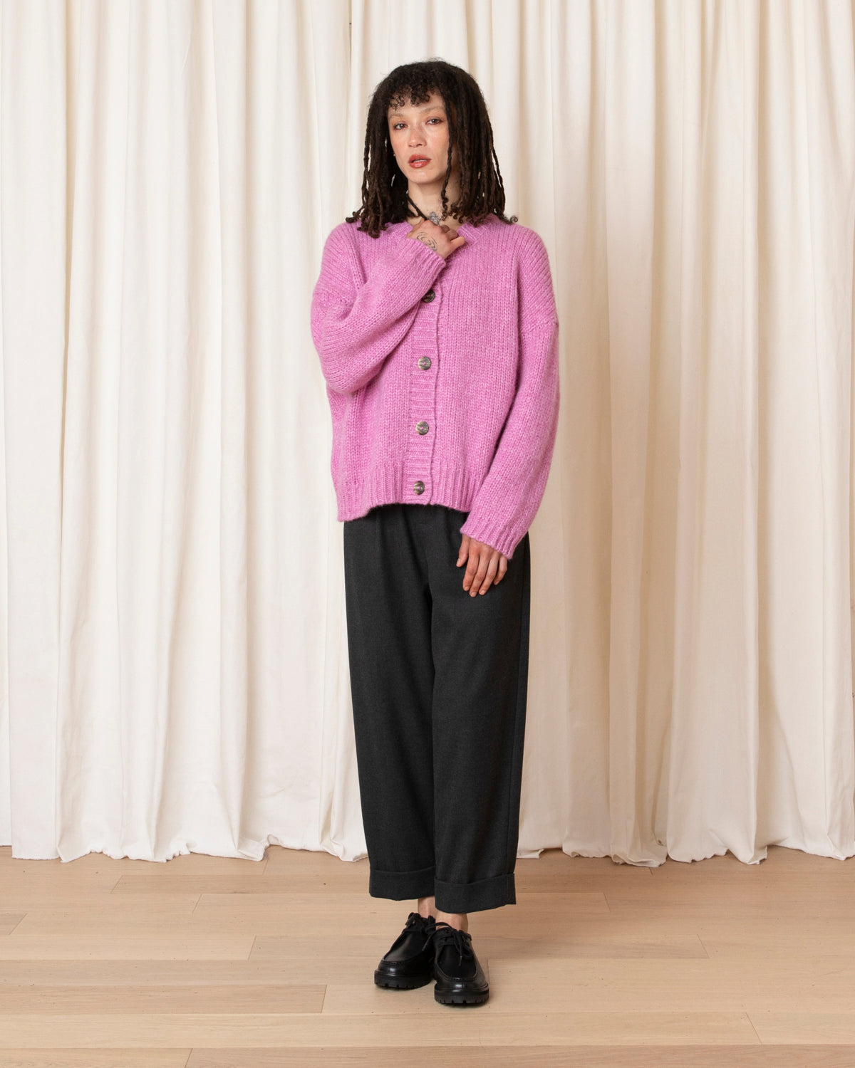 MERINO CREW-NECK CARDIGAN - PINK