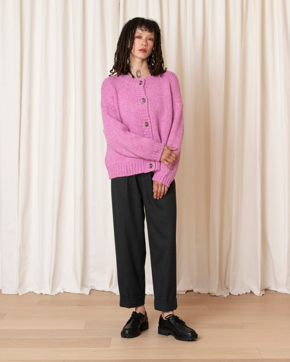 MERINO CREW-NECK CARDIGAN - PINK