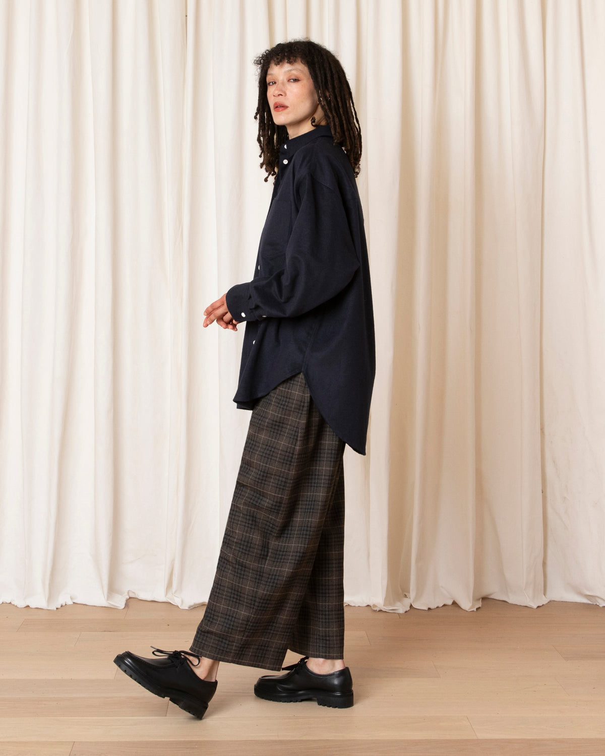 BUTTON DOWN OVERSIZED SHIRT - NAVY