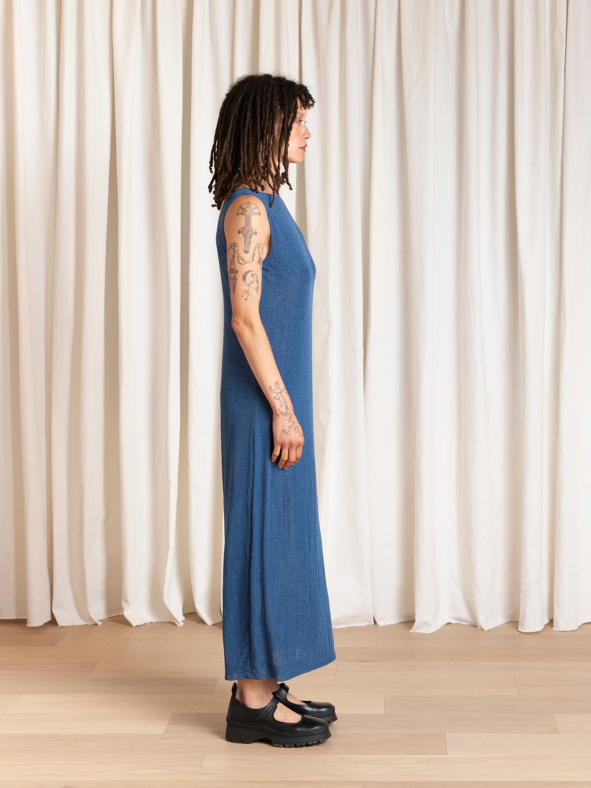 LOW BACK COLUMN DRESS - BLUE