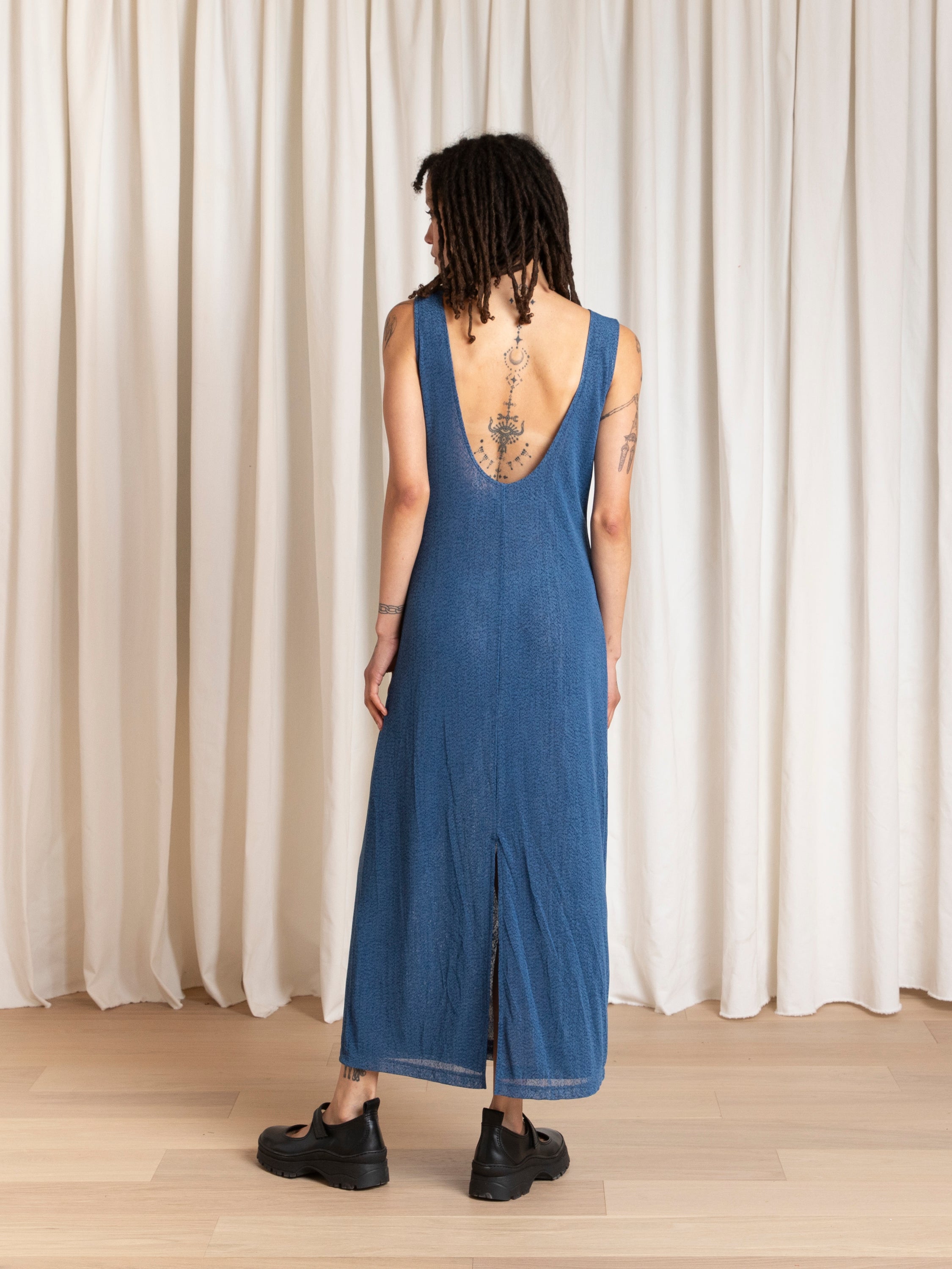 LOW BACK COLUMN DRESS - BLUE