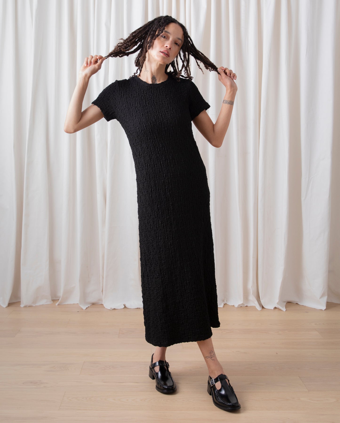 TEXTURED T-SHIRT DRESS - CHOCOLATE